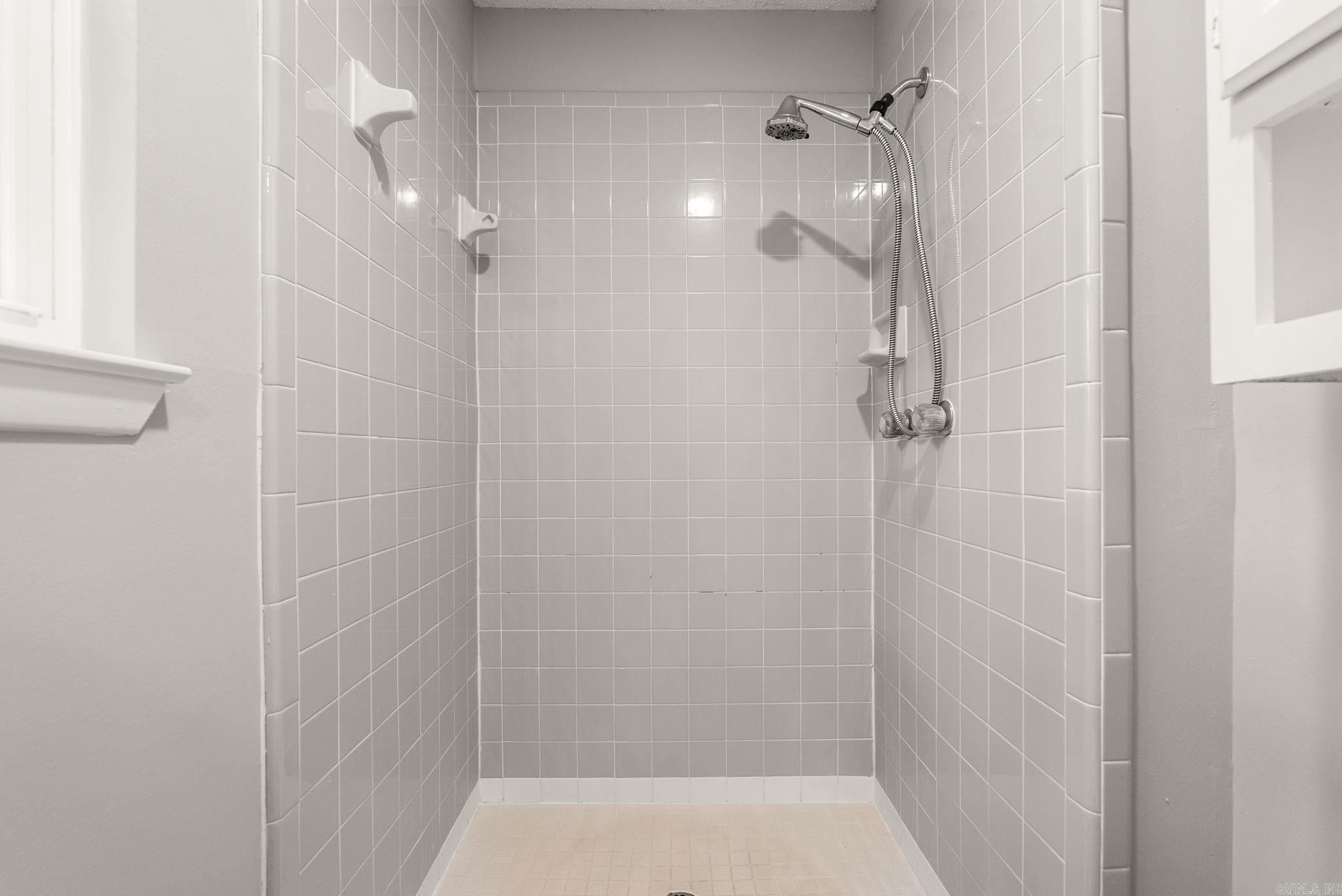 INDIAN HILLS - Residential