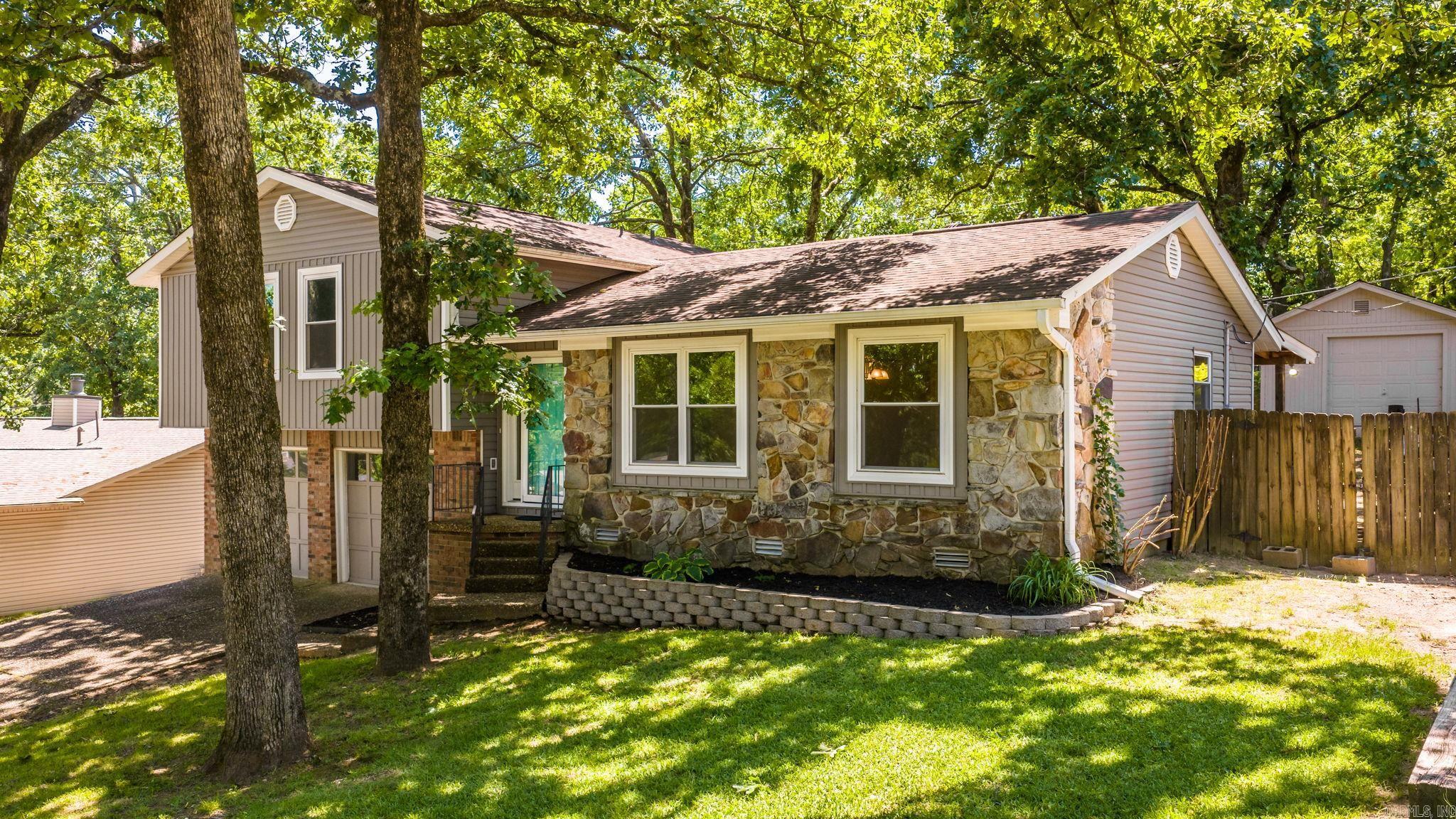 INDIAN HILLS - Residential