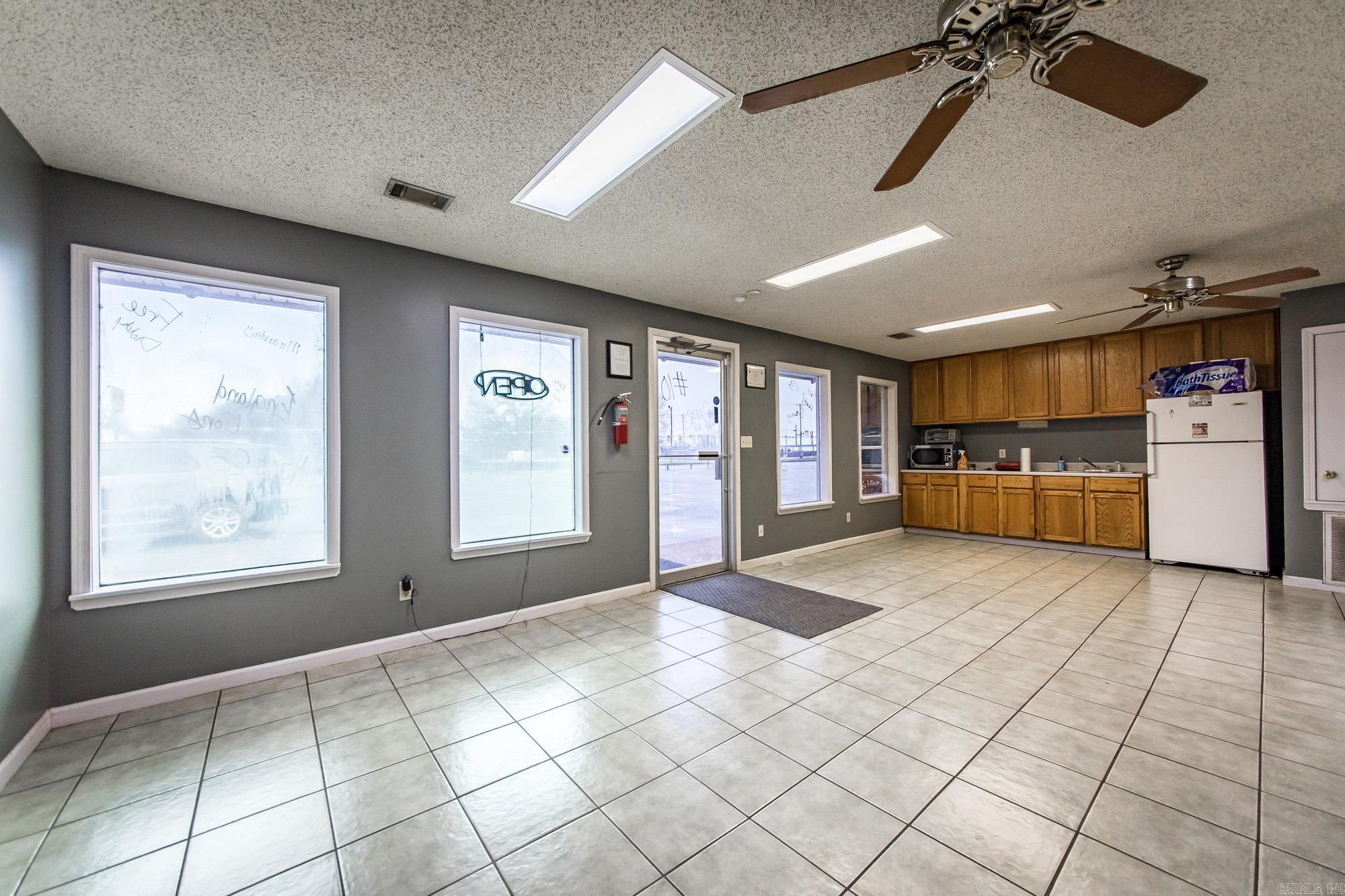 OT England City - Commercial Sale