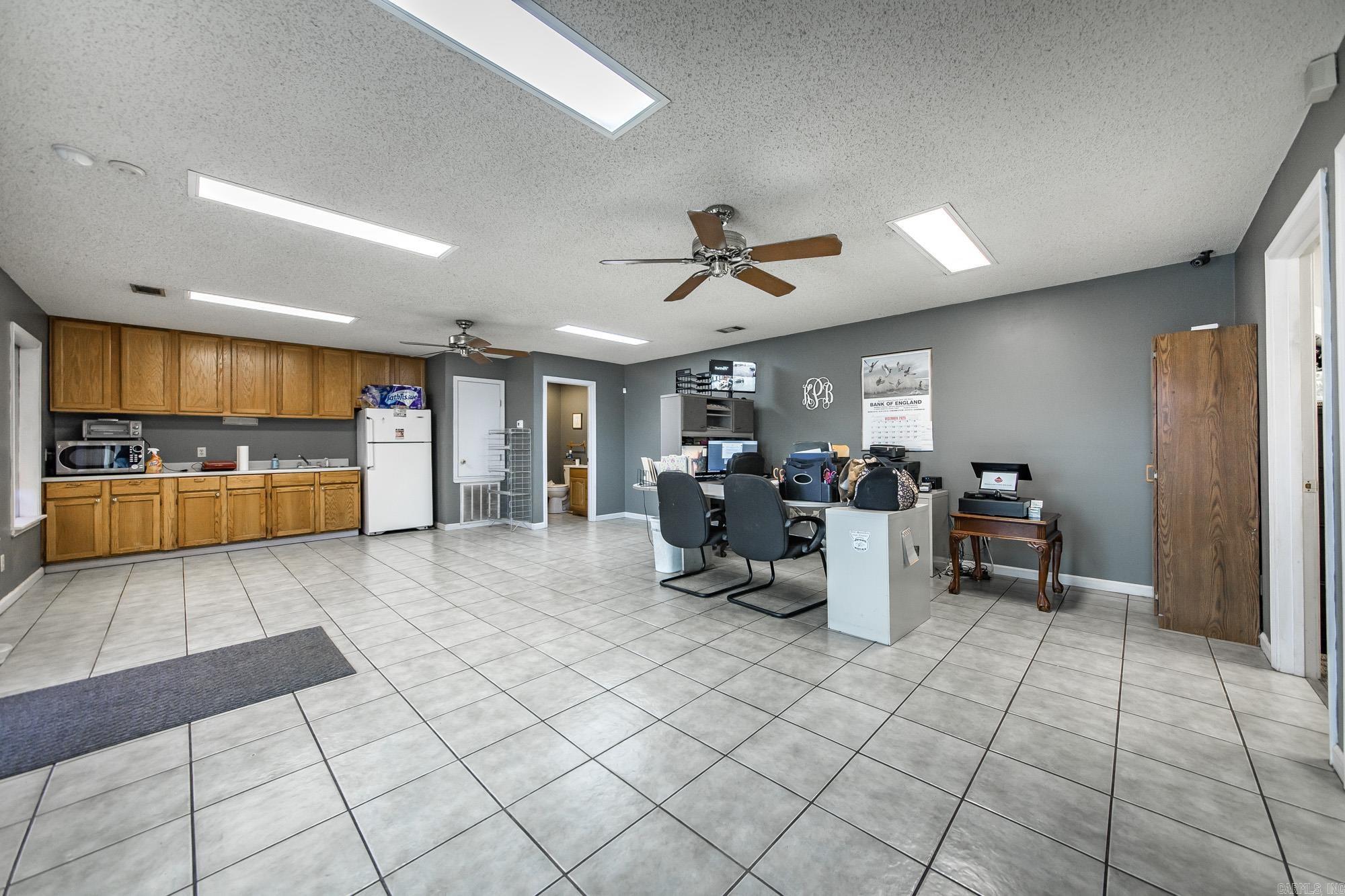 OT England City - Commercial Sale