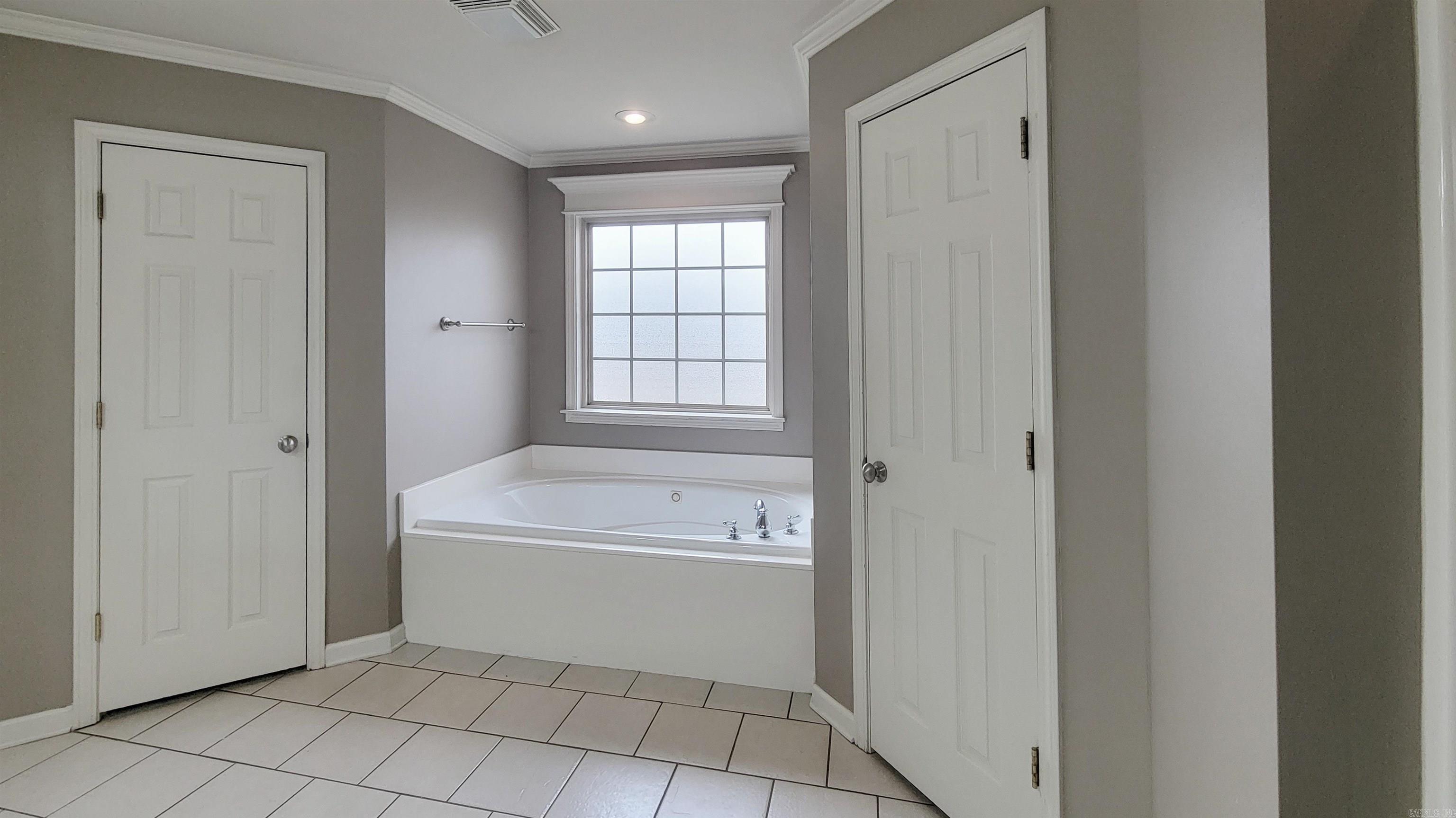 BENTLEY COURT - Residential