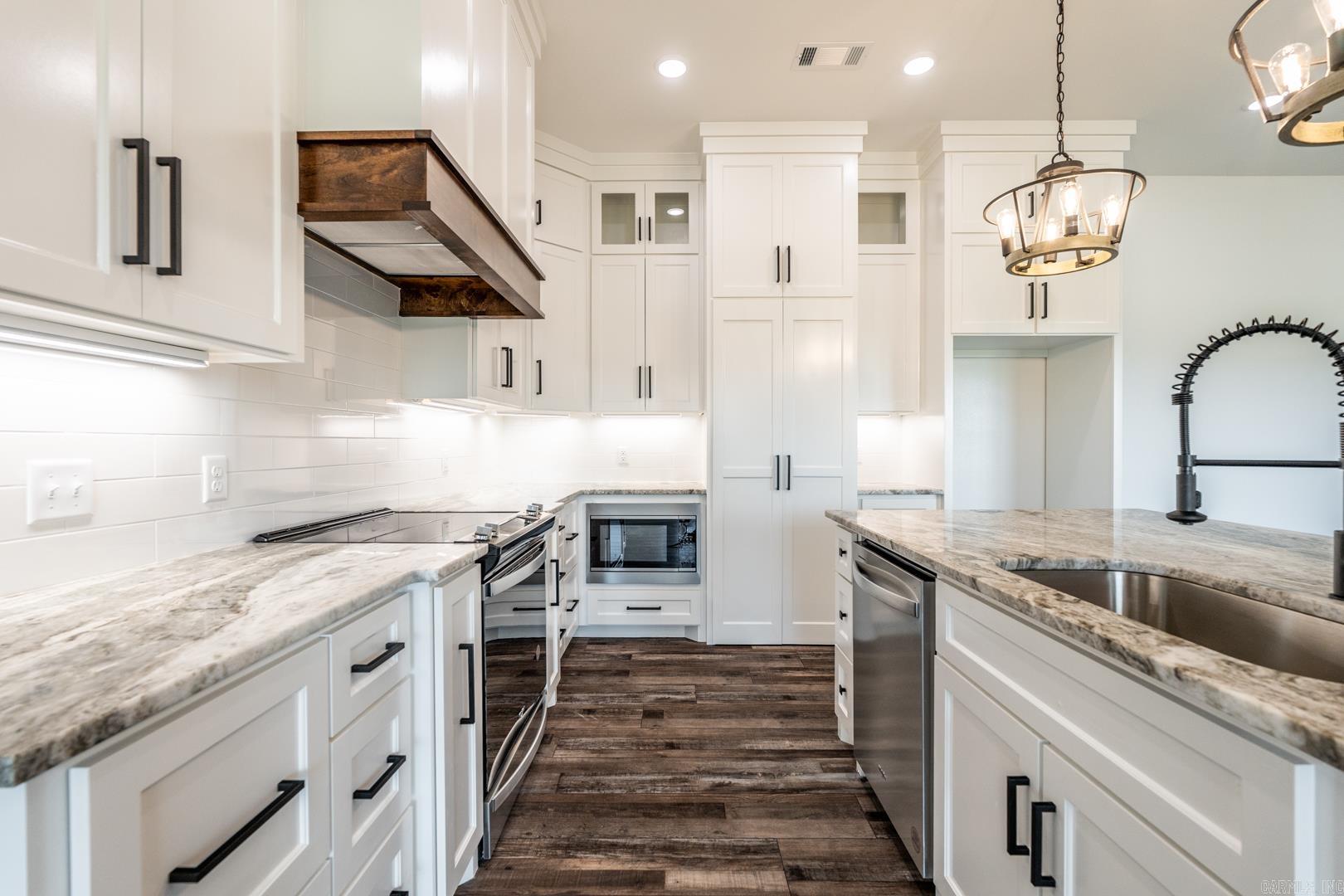 REYNOLDS RIDGE - Residential