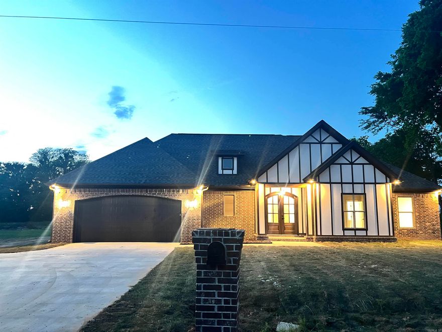 New beautiful home, ready for move in. Must see!!!!!!!!!!!!