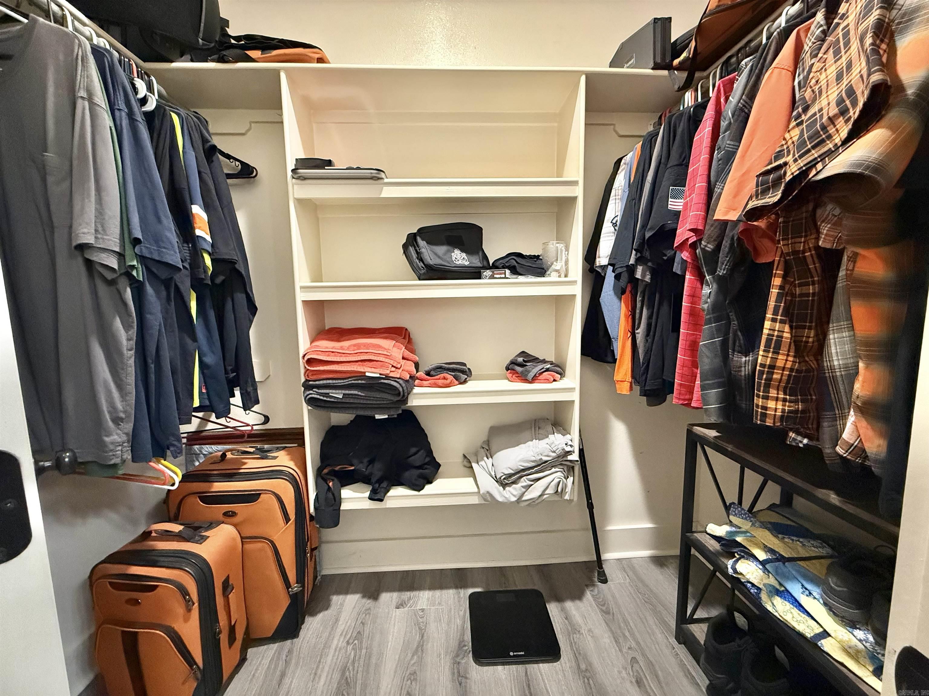 HALEY COURT - Residential