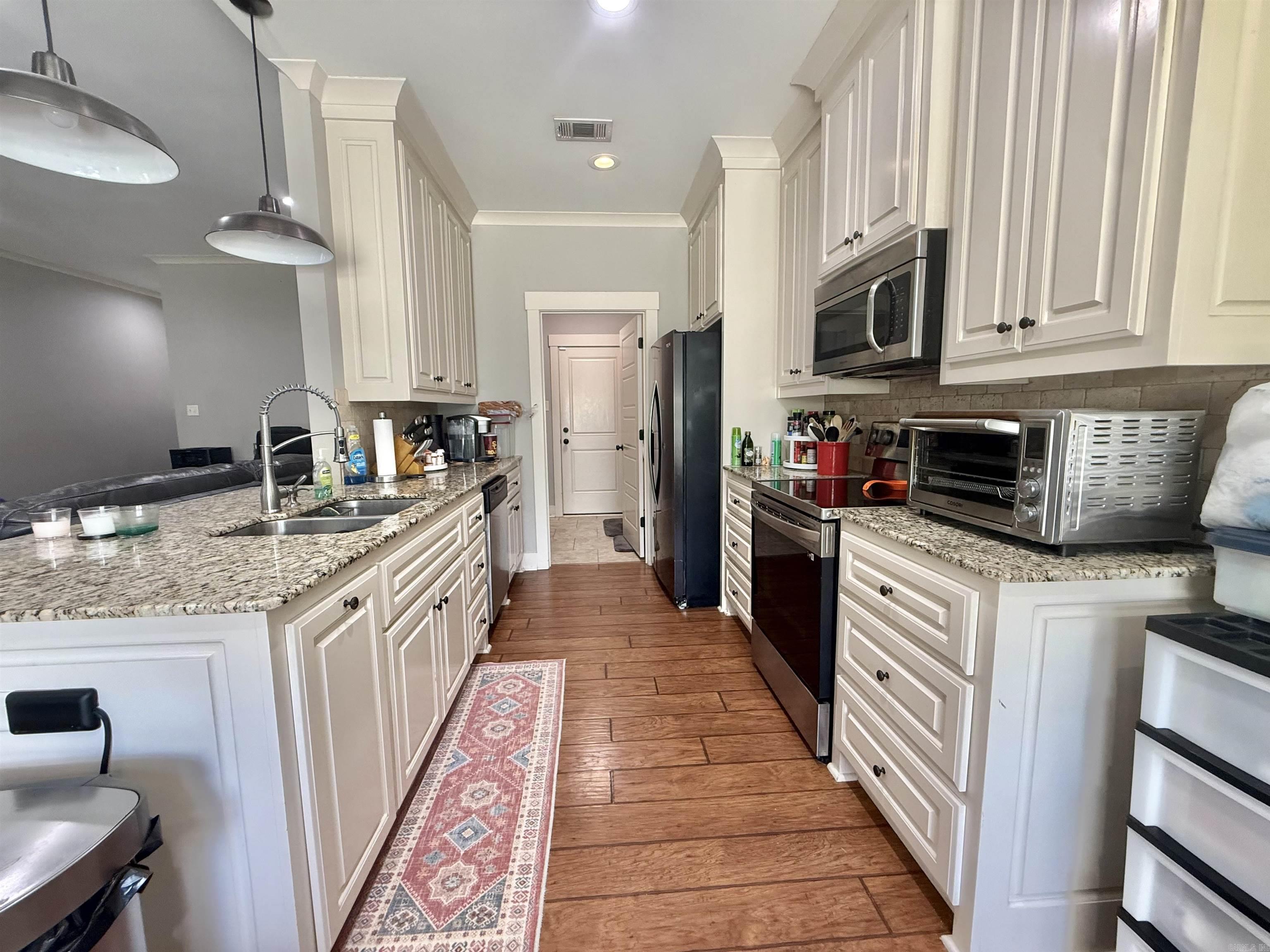 HALEY COURT - Residential