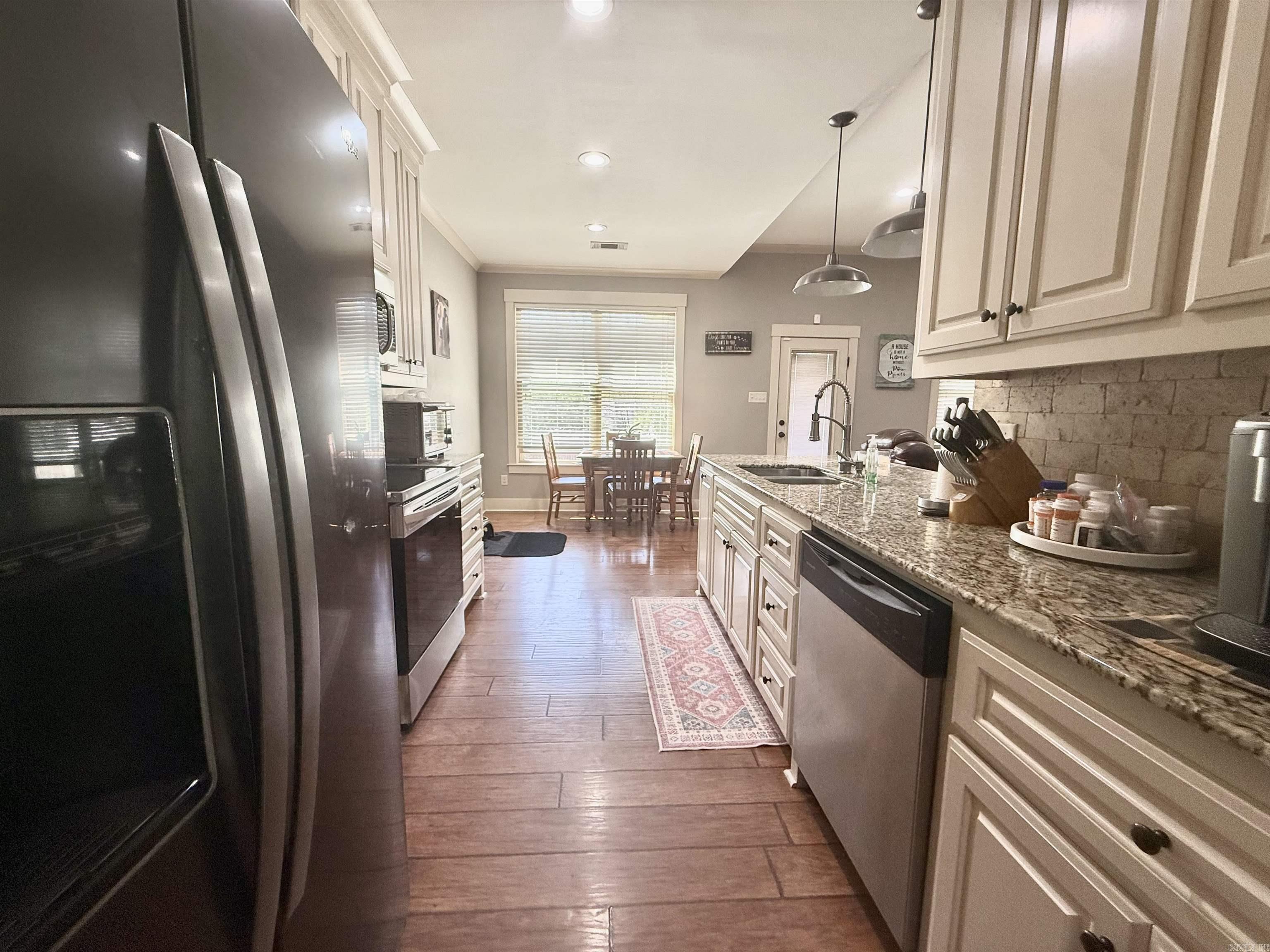 HALEY COURT - Residential