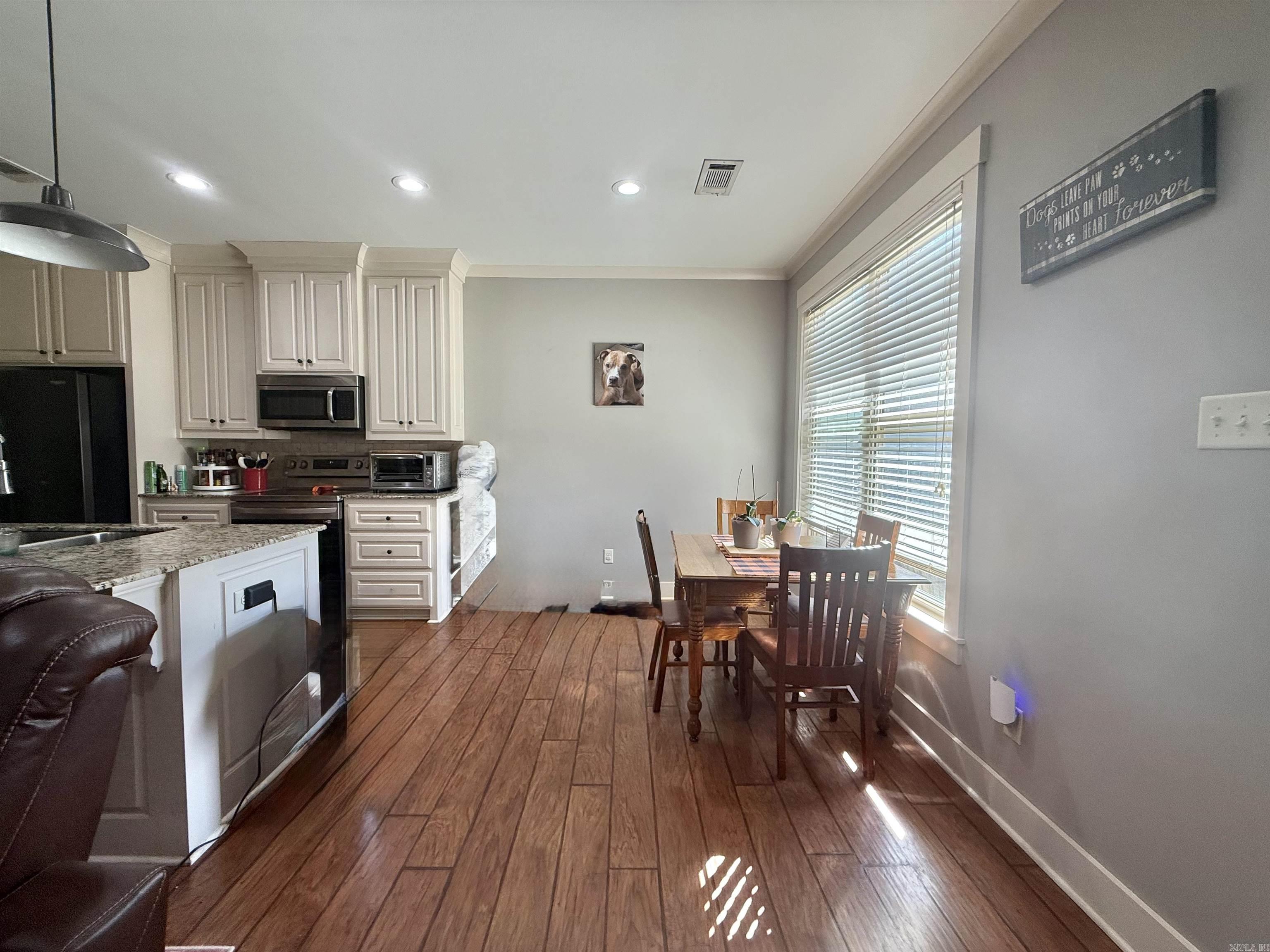 HALEY COURT - Residential