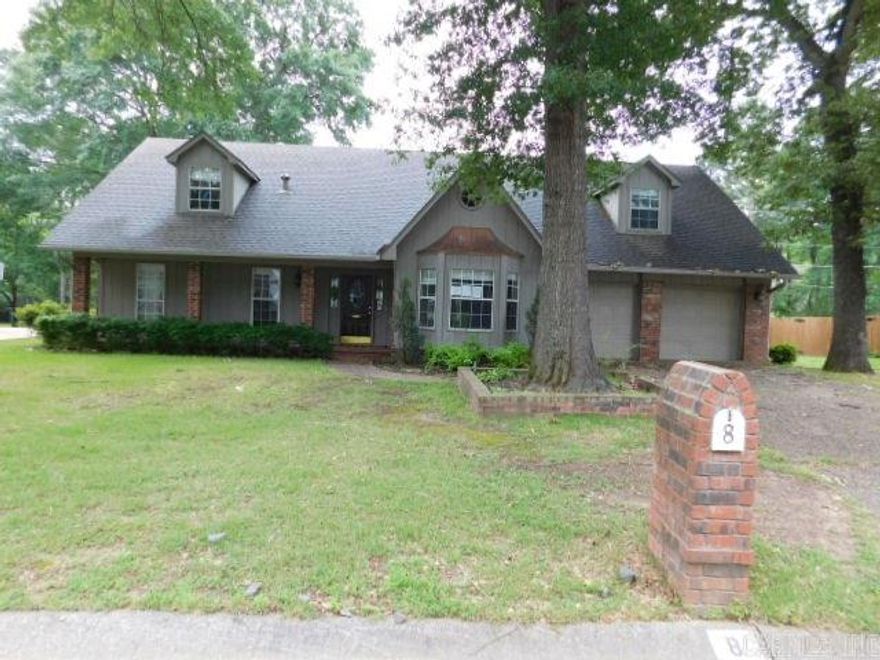 HUD Owned Property:Case 031-377274.HUD Homes are sold As-Is with no representations, warranties or disclosures. Ask your agent for details & submit offers on www.HUDHomeStore.com.Managed by www.chronossolutions.com. Check HUDHomeStore.com for property availability.4 bedrooms, large living area, formal dining room, spacious kitchen, separate laundry room, all conveniently located to shopping, schools & entertainment. Deed conveyed by Special Warranty Deed or its equivalent. Square Footage per FHA Appraisal.