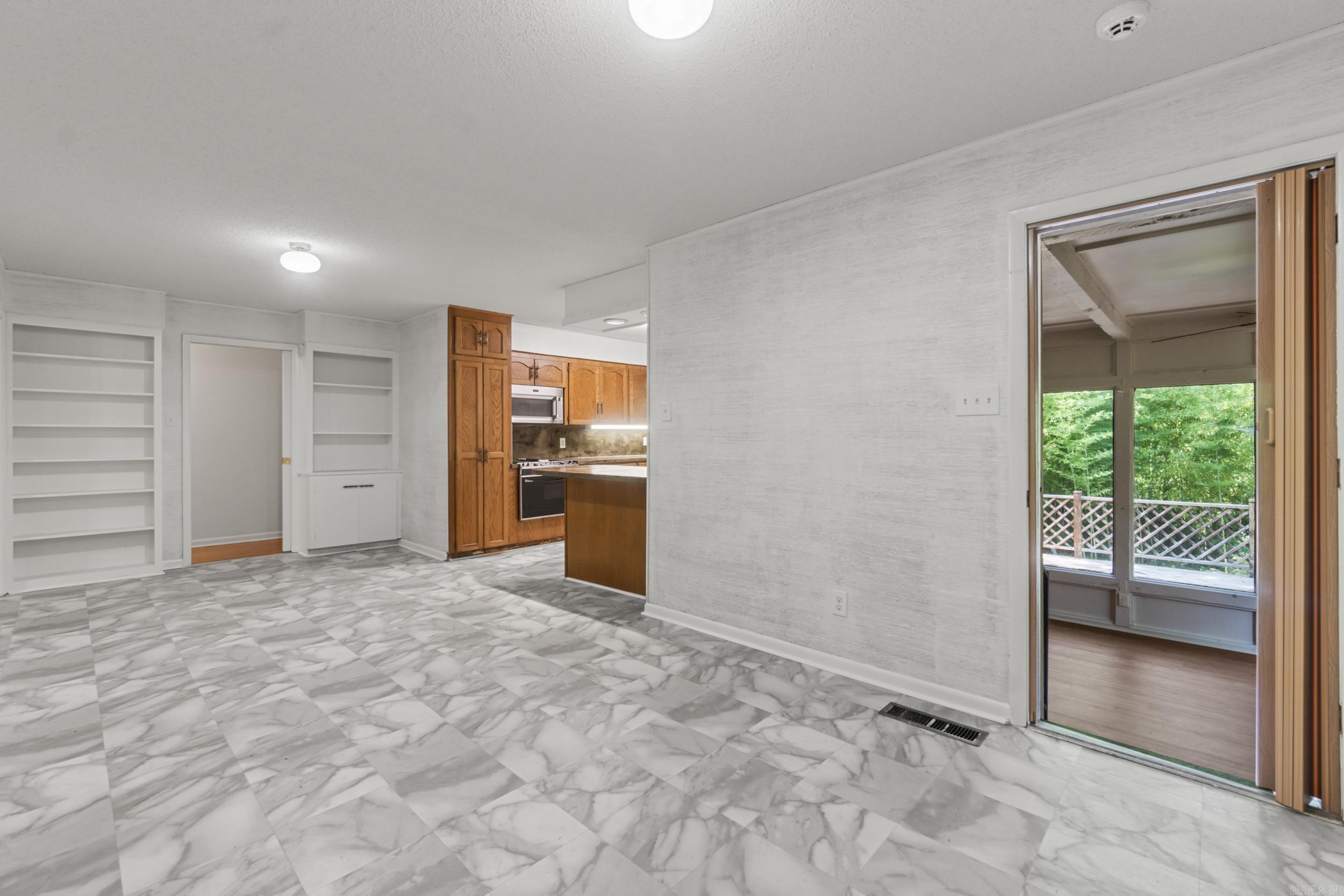 INTERURBAN HGTS - Residential