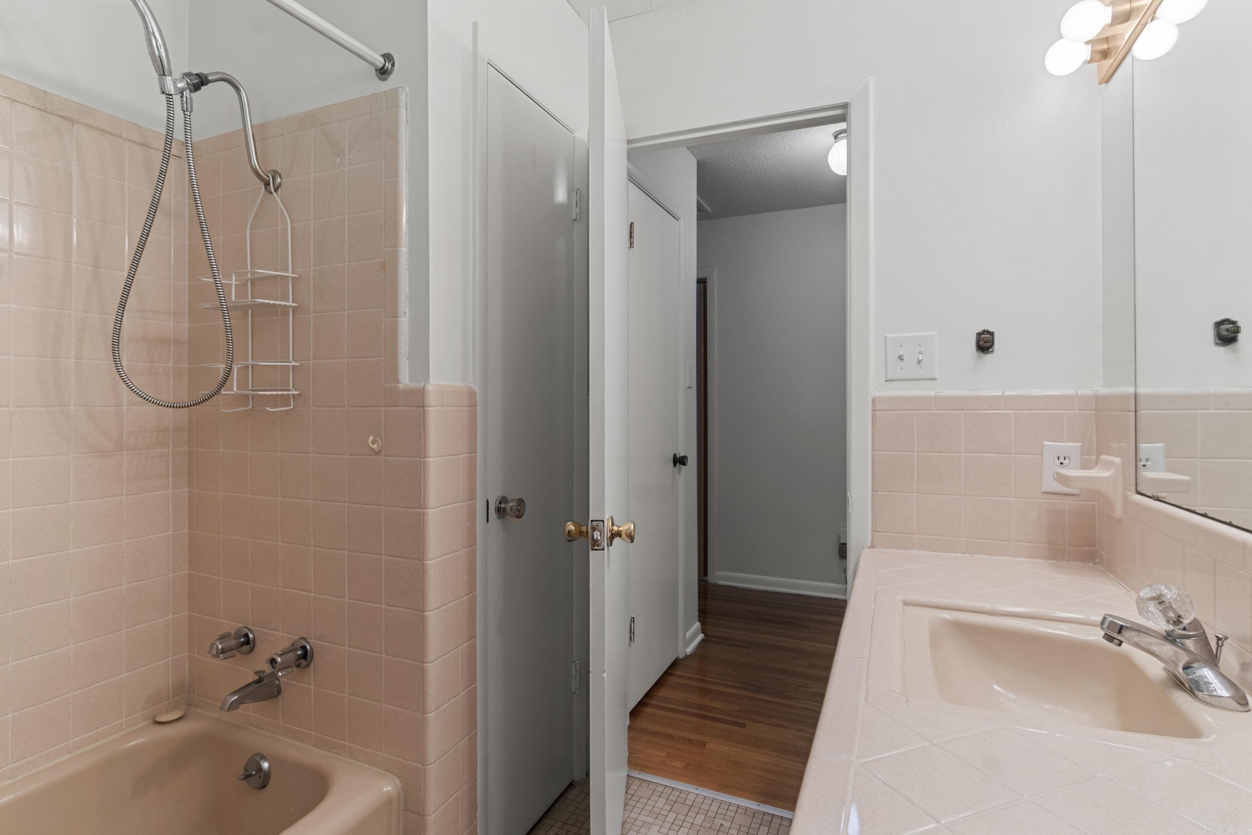 INTERURBAN HGTS - Residential