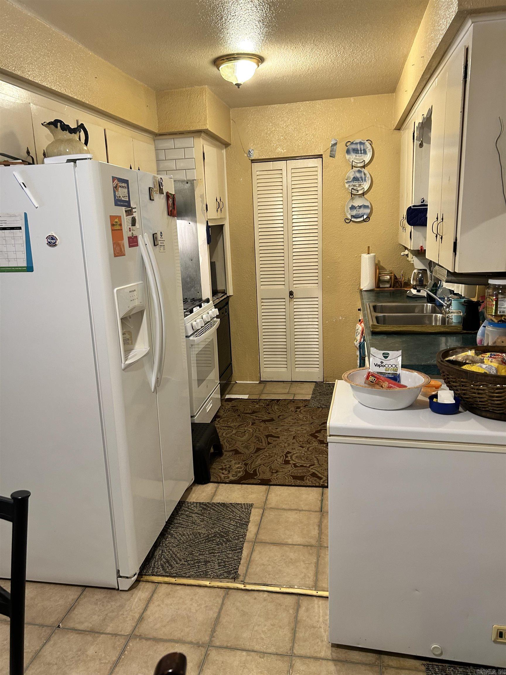WAKEFIELD VILLAGE - Residential