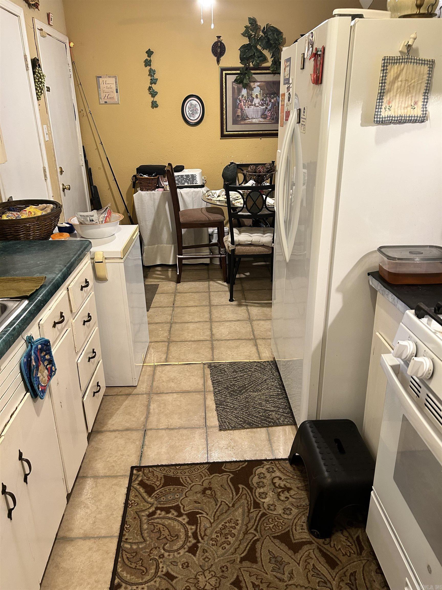 WAKEFIELD VILLAGE - Residential
