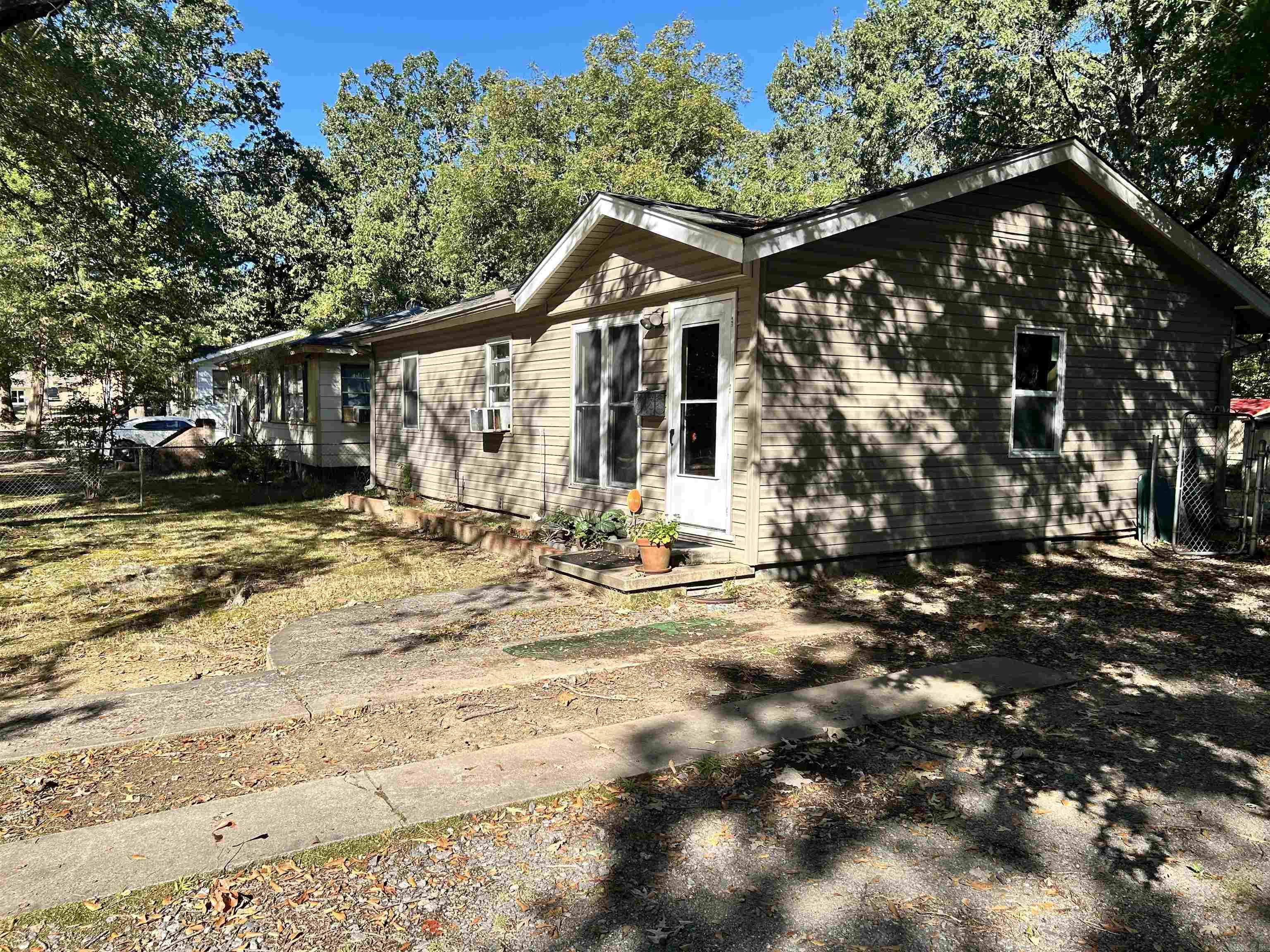 WAKEFIELD VILLAGE - Residential