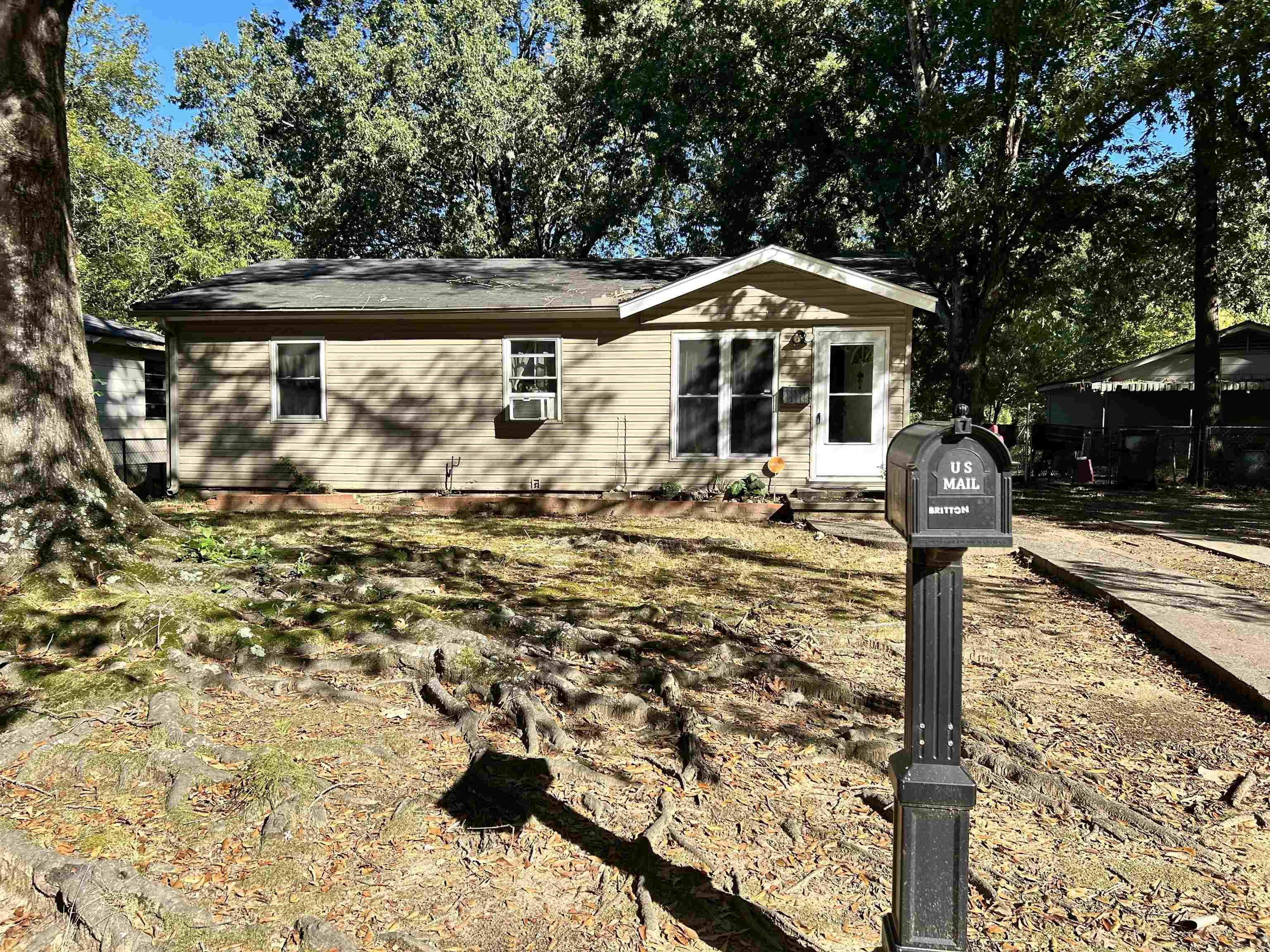 WAKEFIELD VILLAGE - Residential