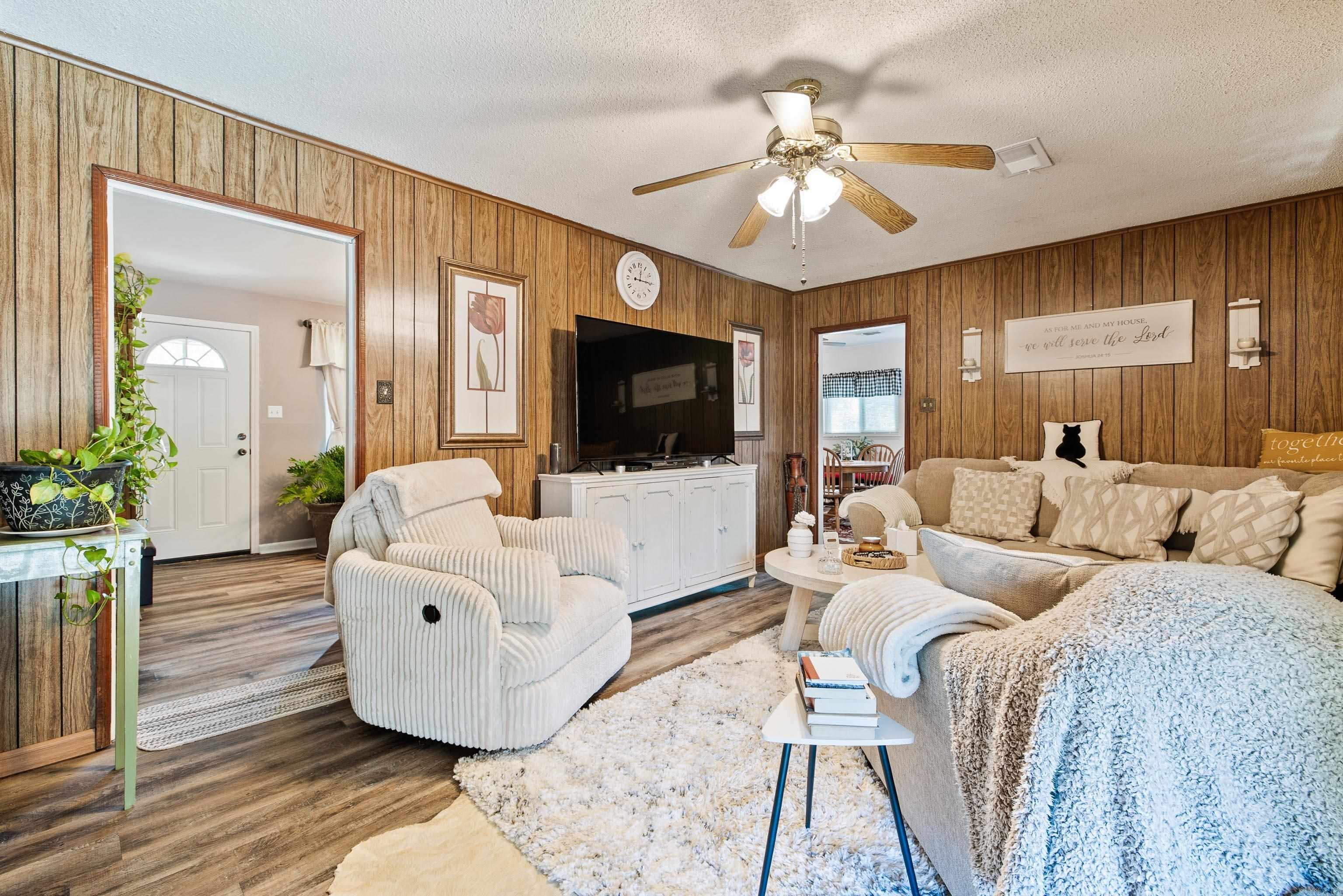 CIRCLE LAKE - Residential