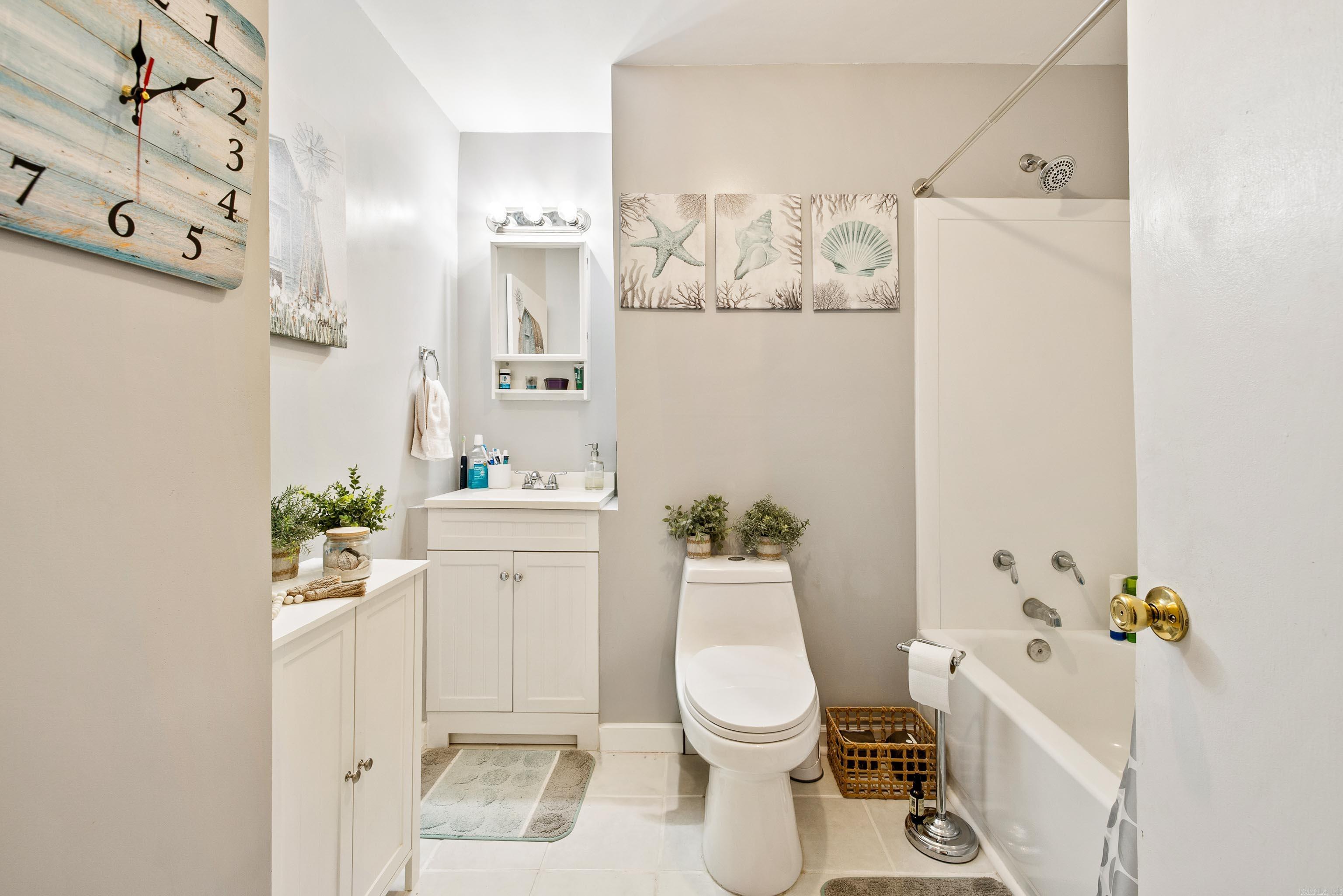 CIRCLE LAKE - Residential