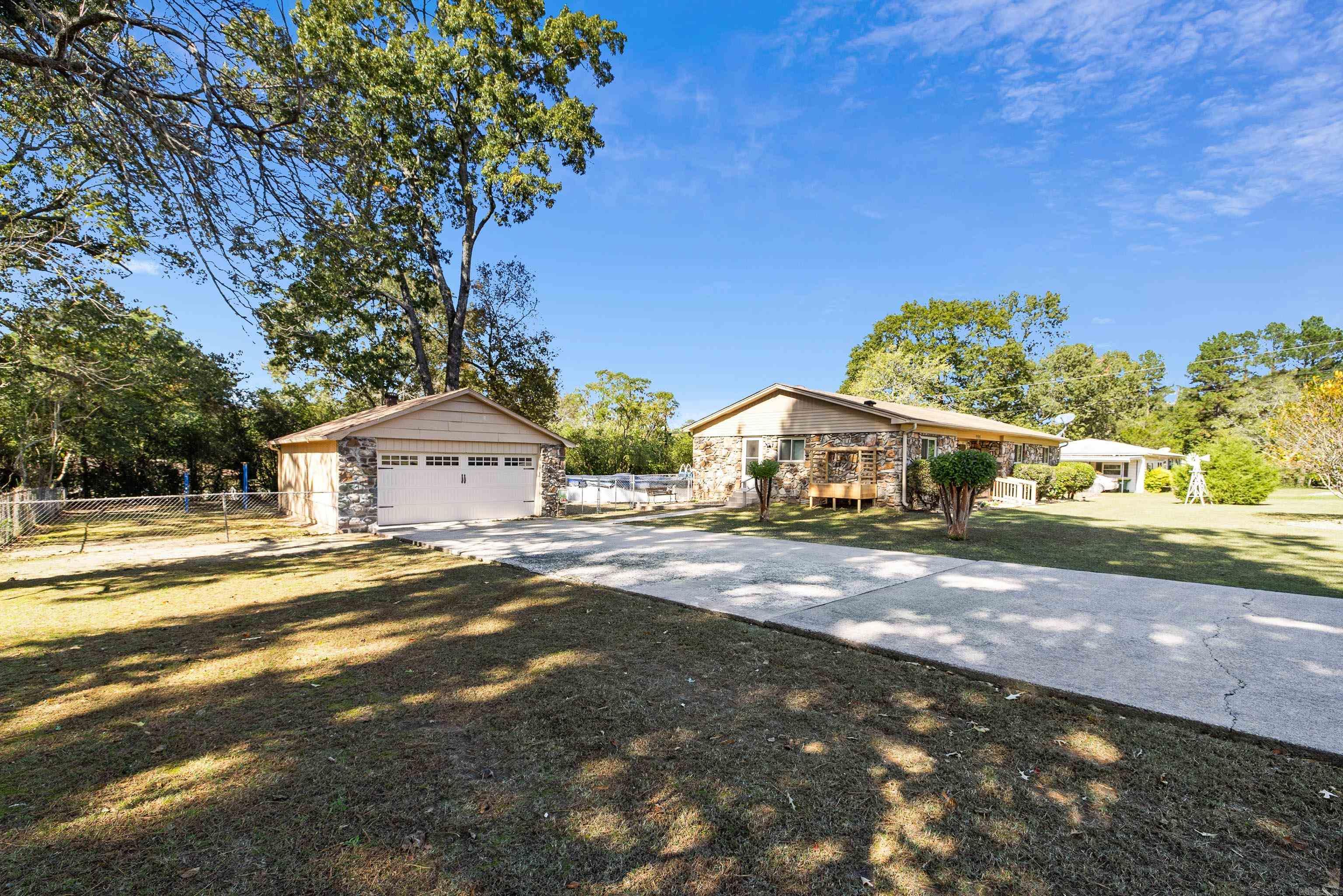 CIRCLE LAKE - Residential