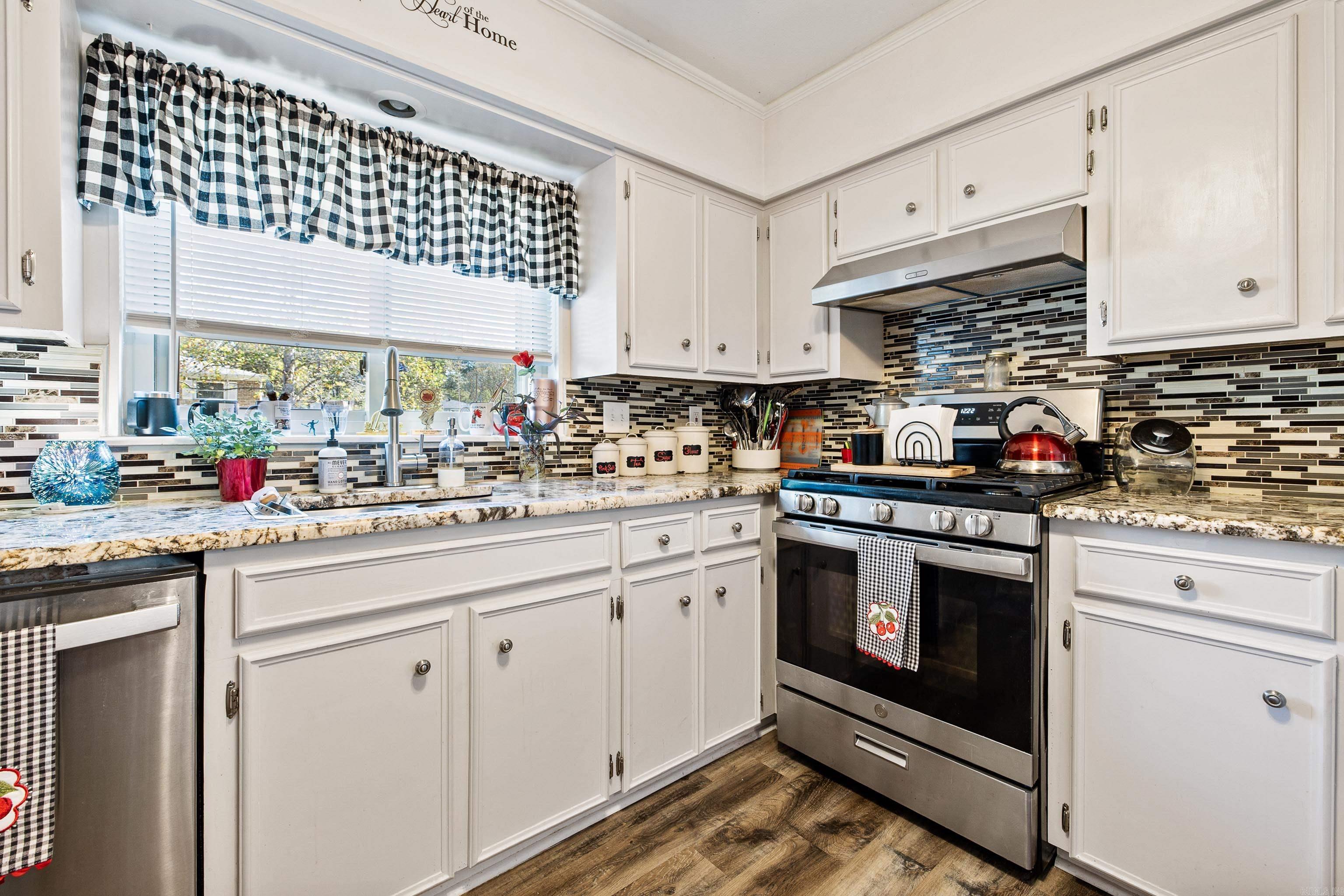 CIRCLE LAKE - Residential