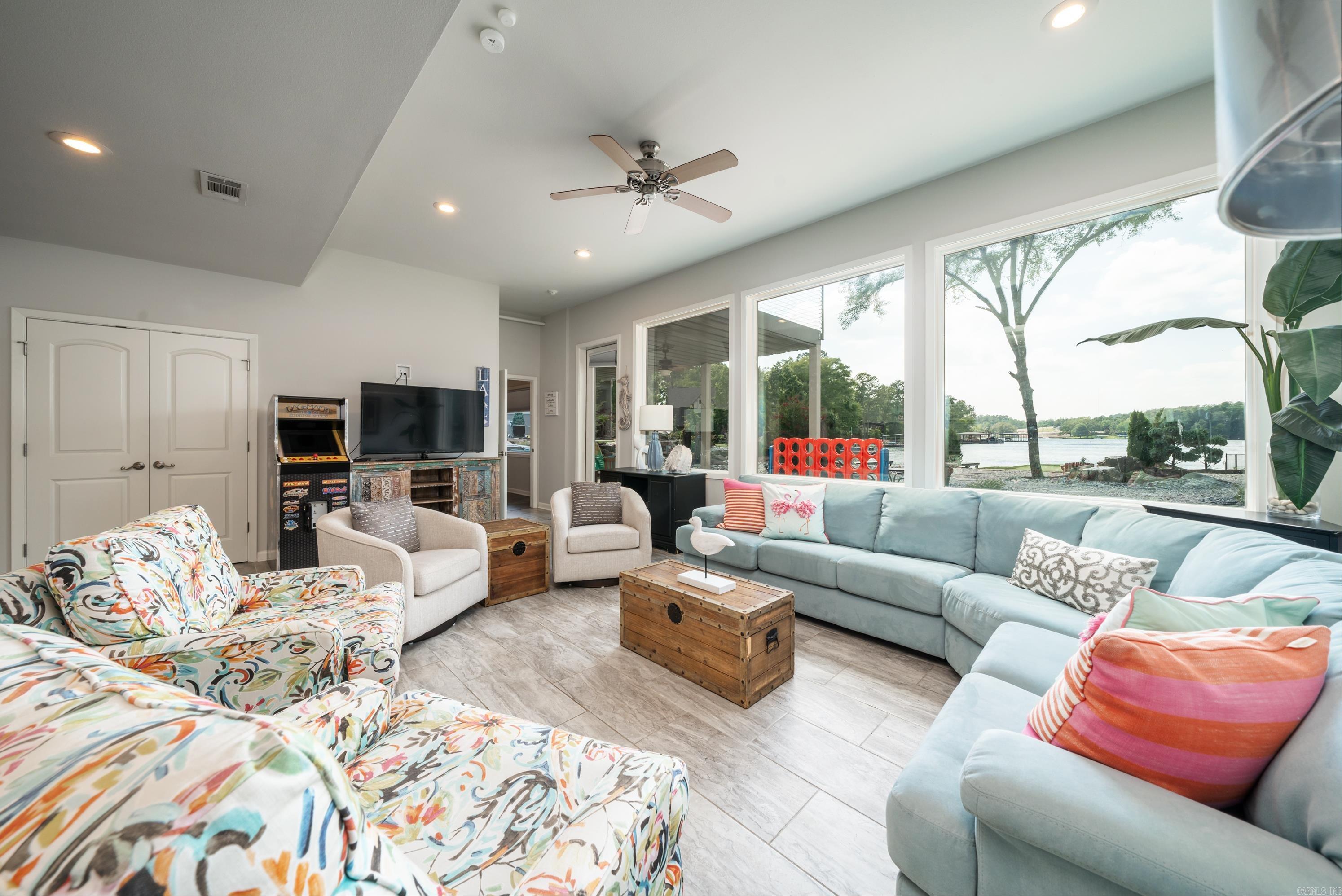BAYSHORE ACRES - Residential