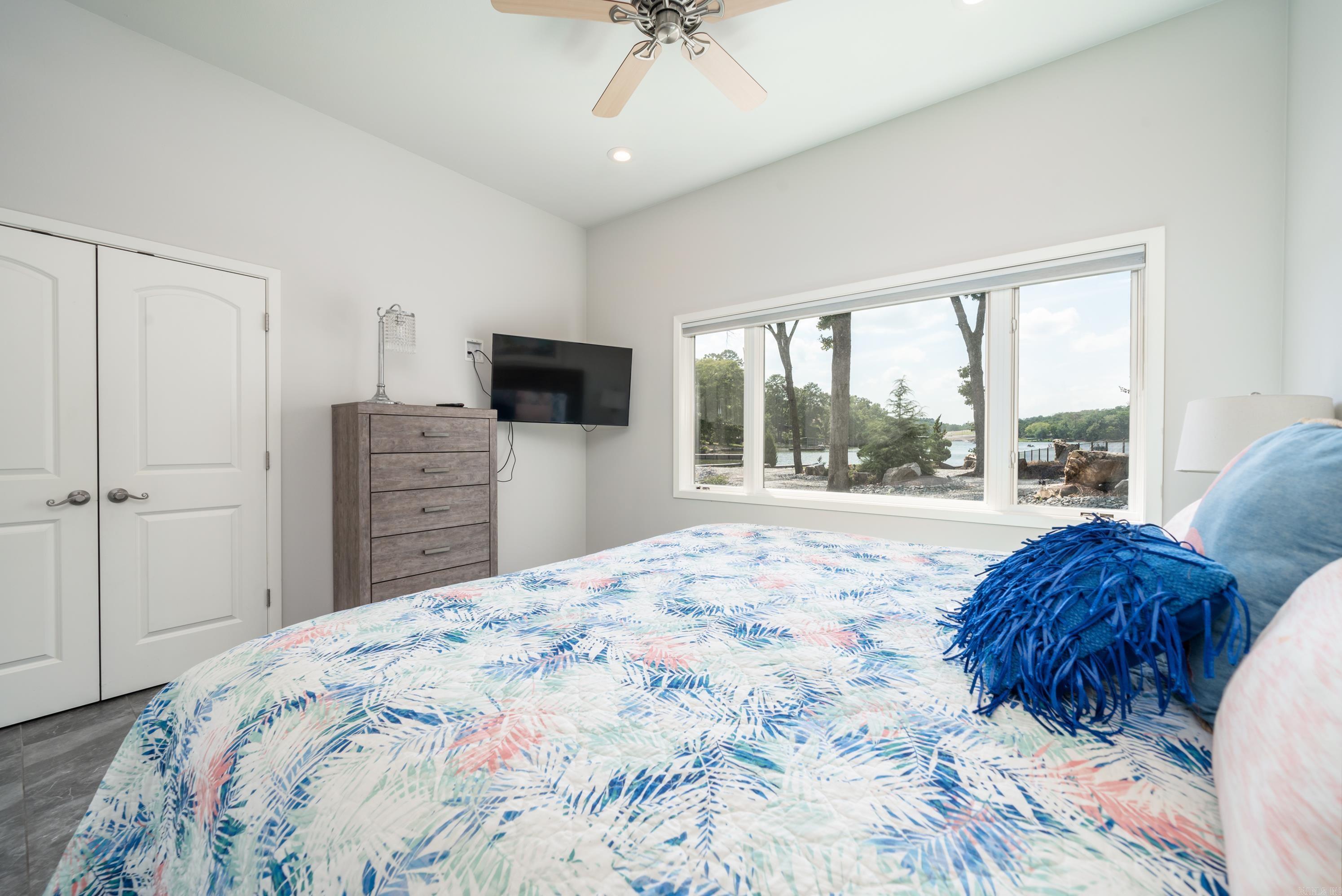 BAYSHORE ACRES - Residential