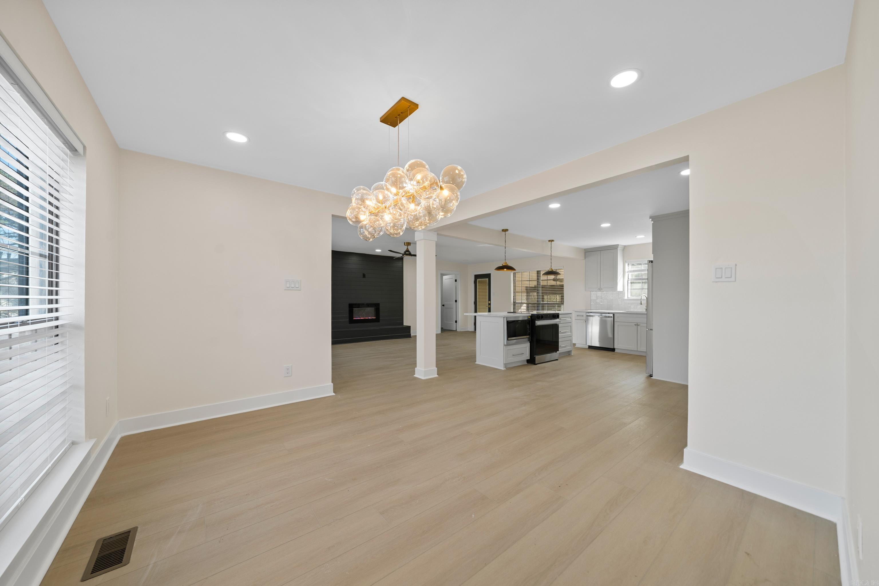 MARLOWE MANOR - Residential