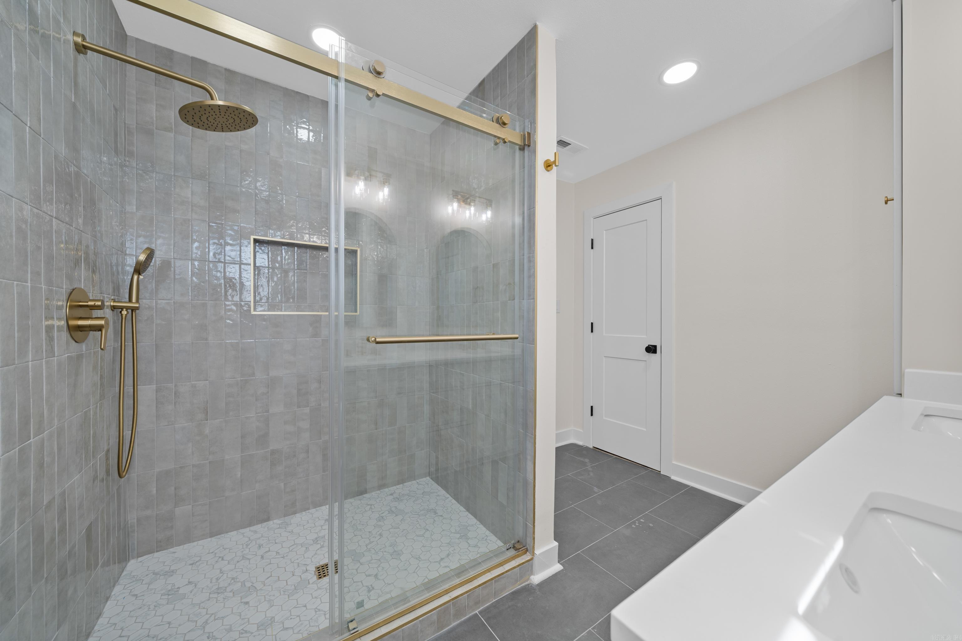 MARLOWE MANOR - Residential