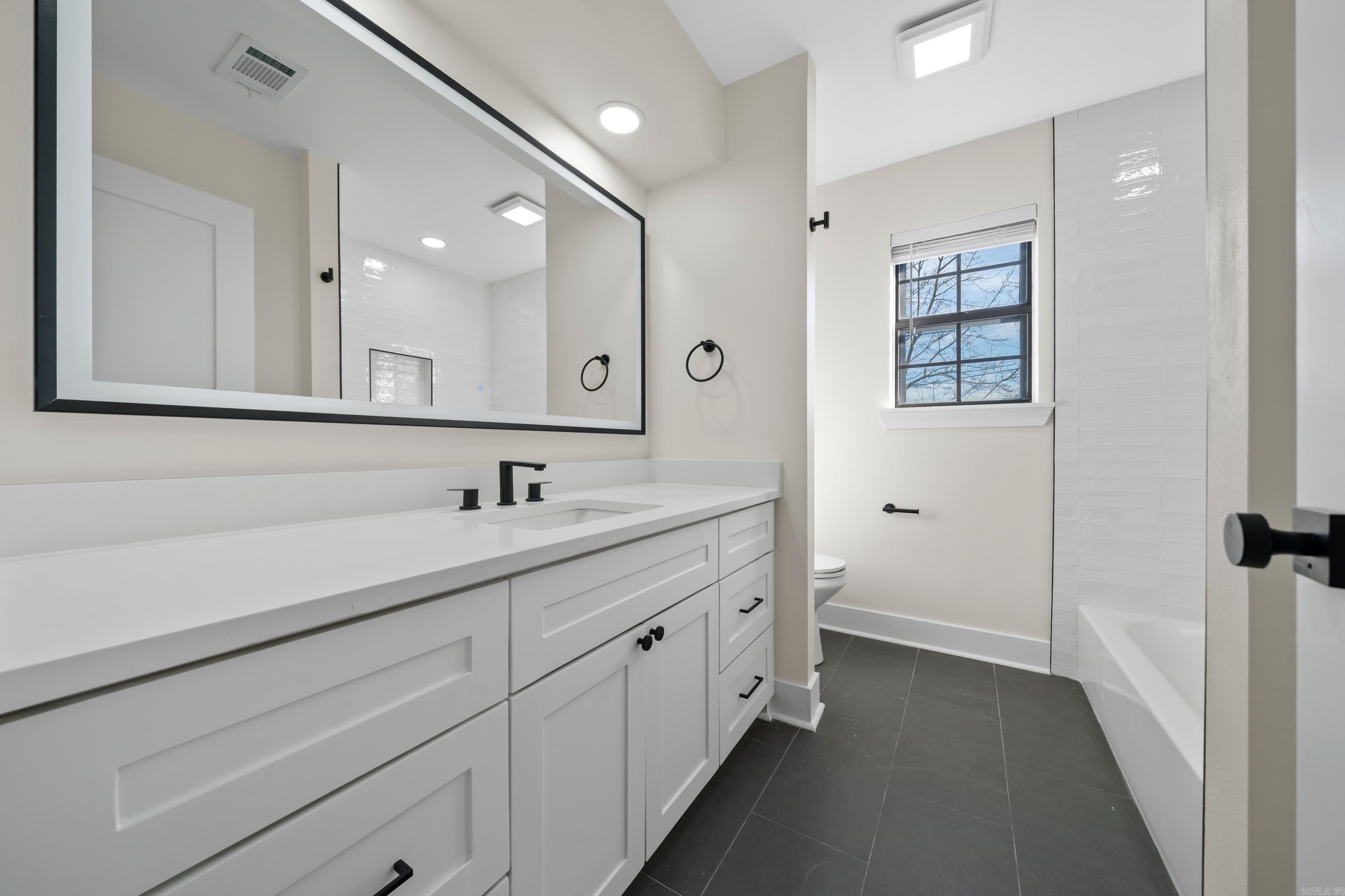 MARLOWE MANOR - Residential