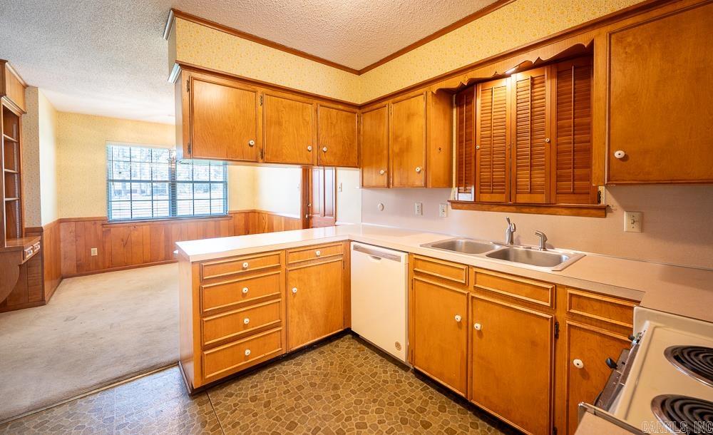 Leawood Manor 1st - Residential