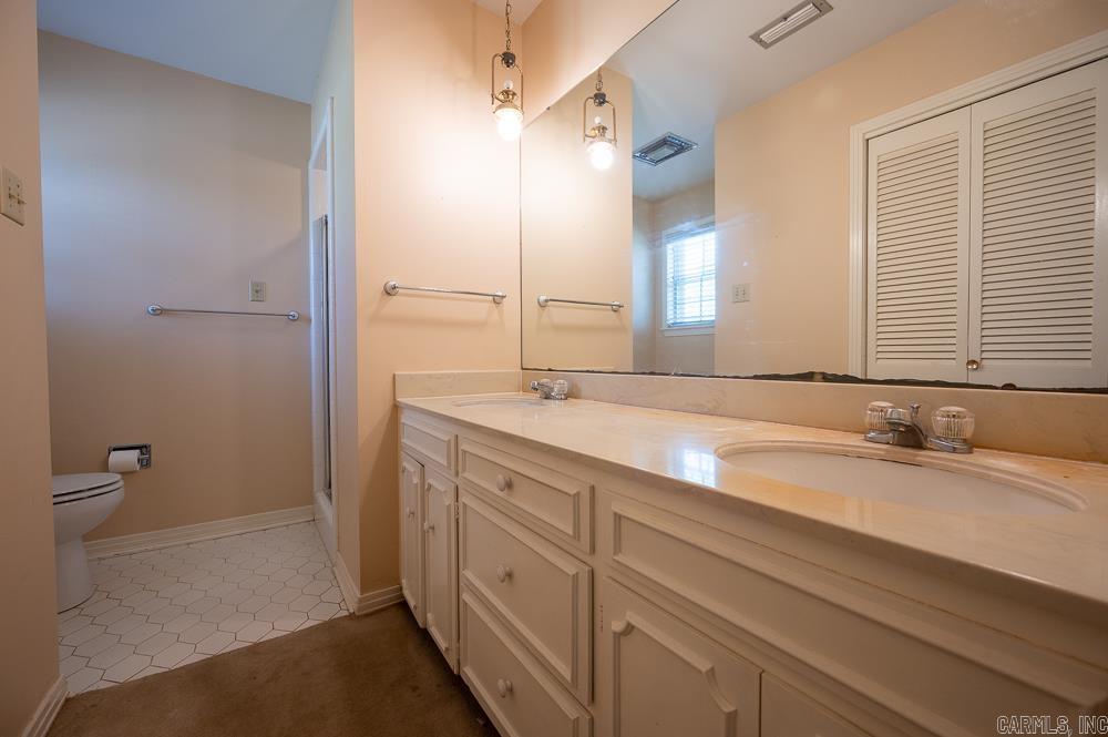 Leawood Manor 1st - Residential