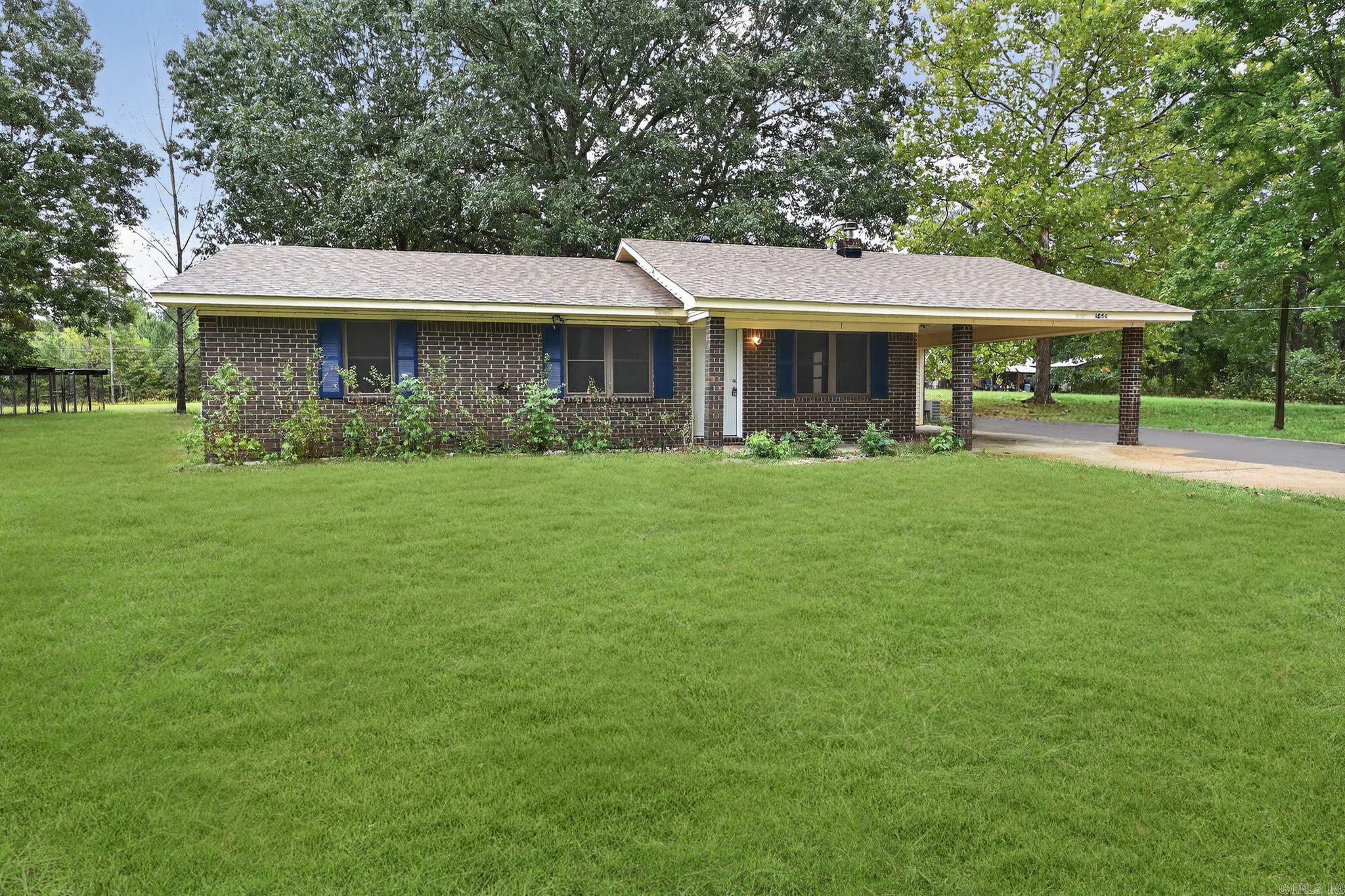 Moores Country Club - Residential