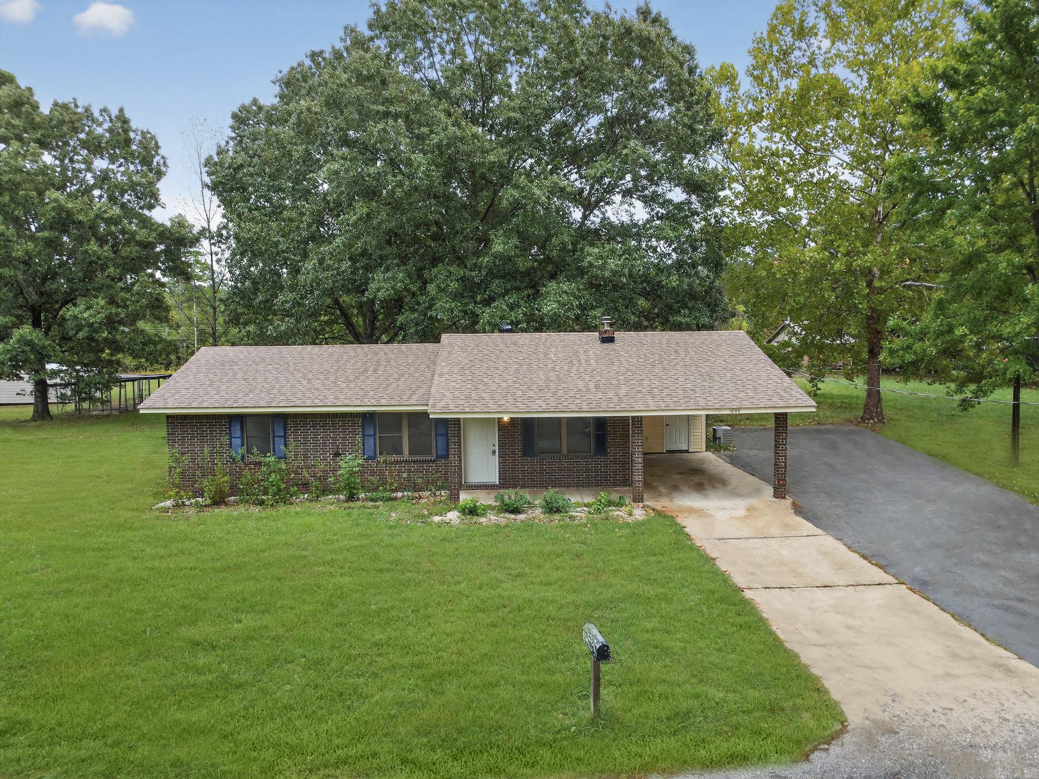Moores Country Club - Residential