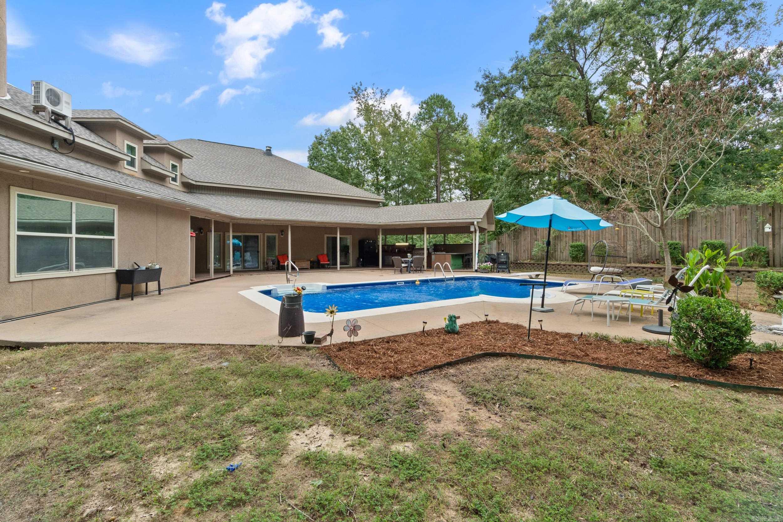 PLANTATION ACRES - Residential