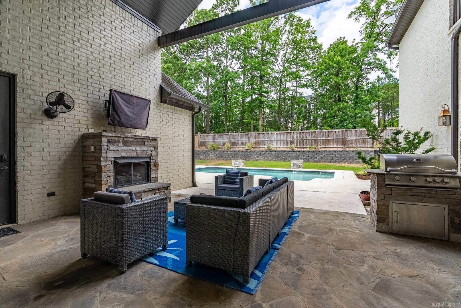 CHENAL VALLEY DEAUVILLE PLACE - Residential
