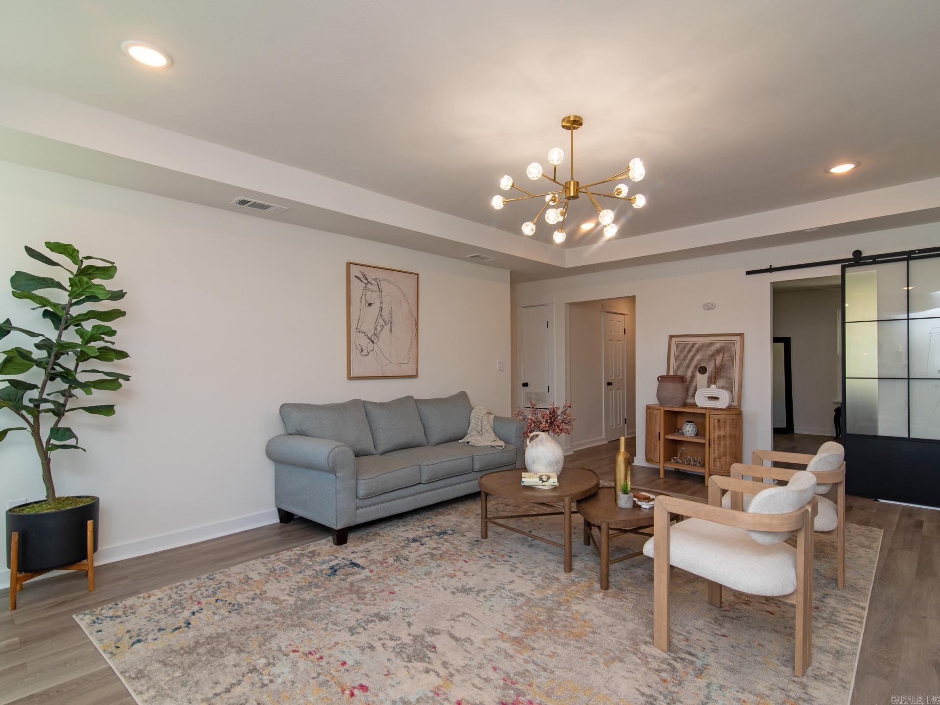 LUDINGTON HGTS - Residential