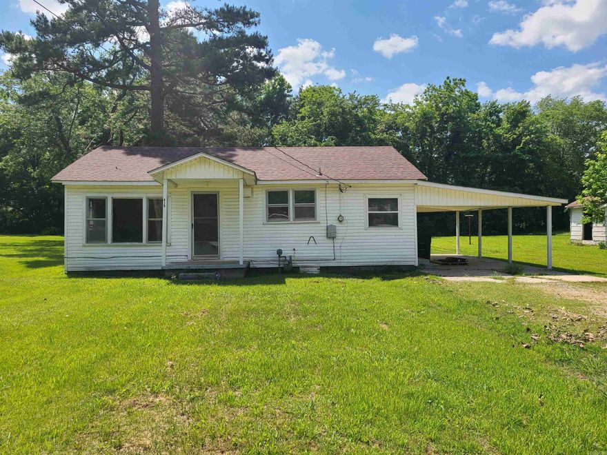 This 2 bedroom, 1 bath, 816 sq ft house sits on a 60'x200' (0.28 acre) lot and would be a great investment property. The property has a big back yard and a storage building. This property is being sold as-is! Property was renting for $400 a month. This home has received a new roof!!