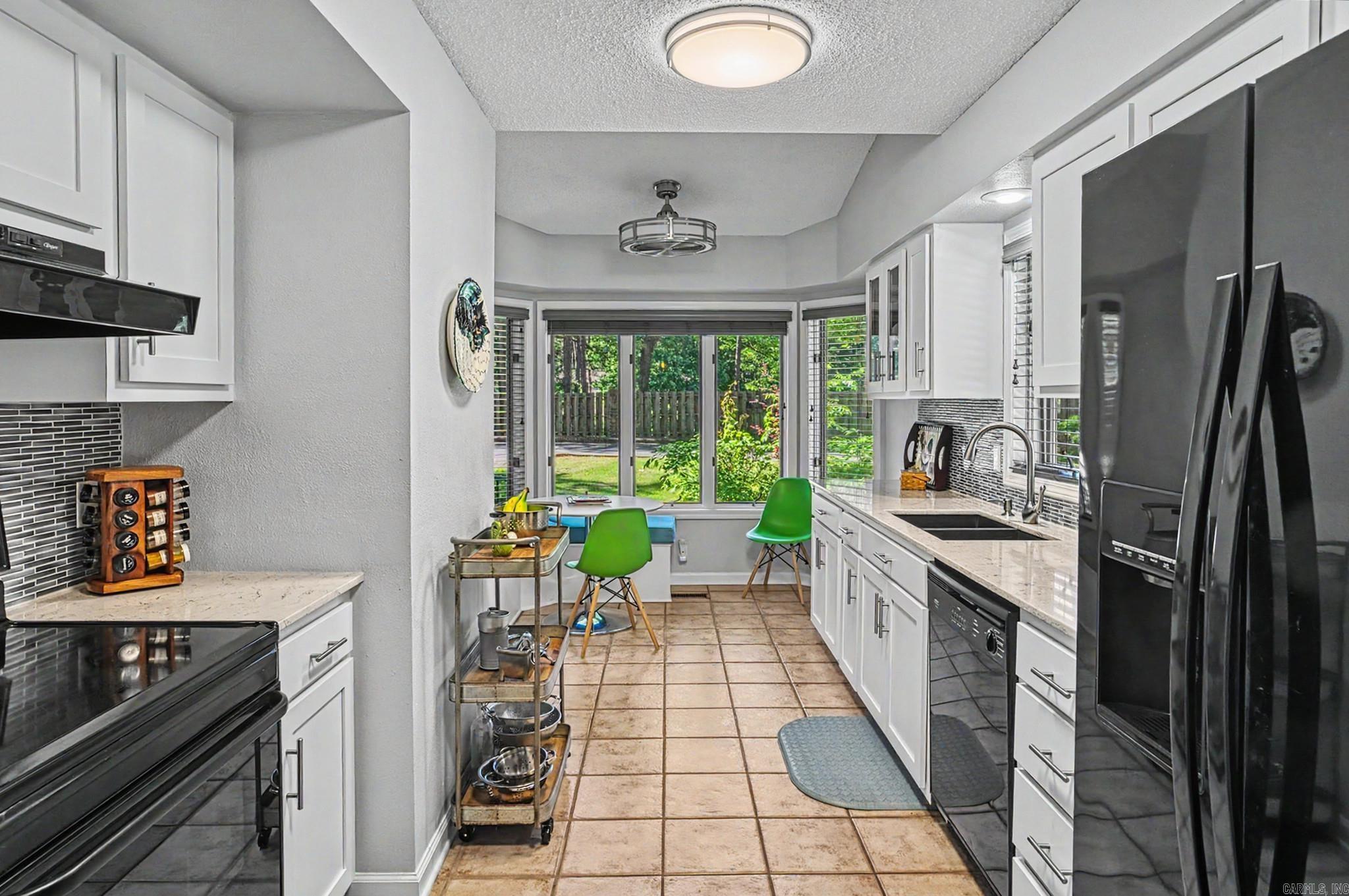VILLA ALEGRE COURTS - Residential