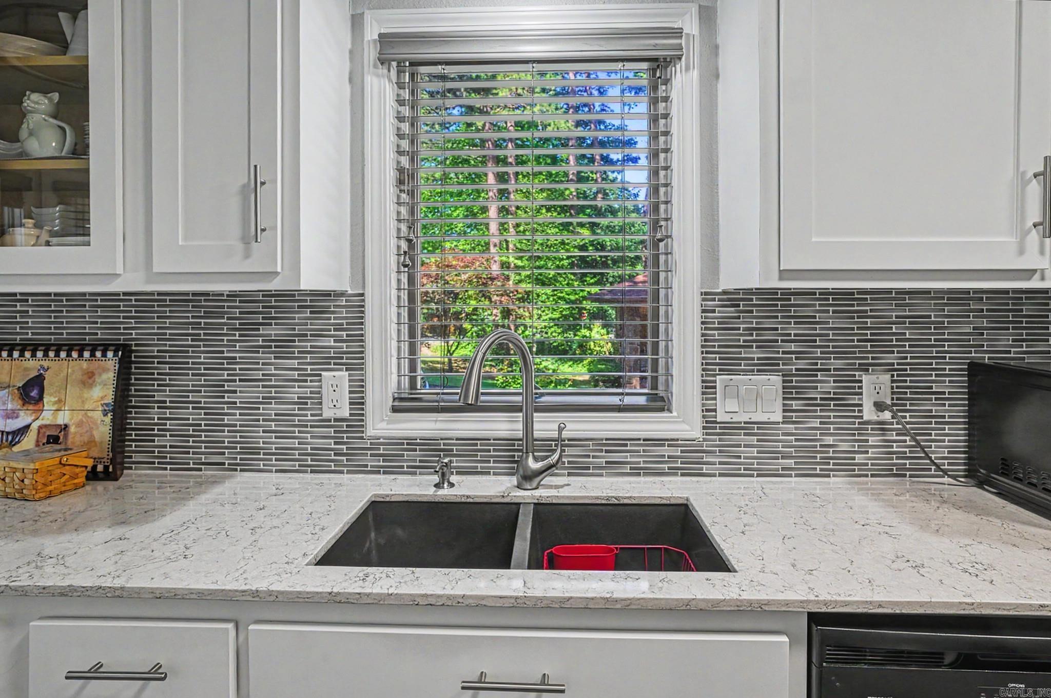 VILLA ALEGRE COURTS - Residential