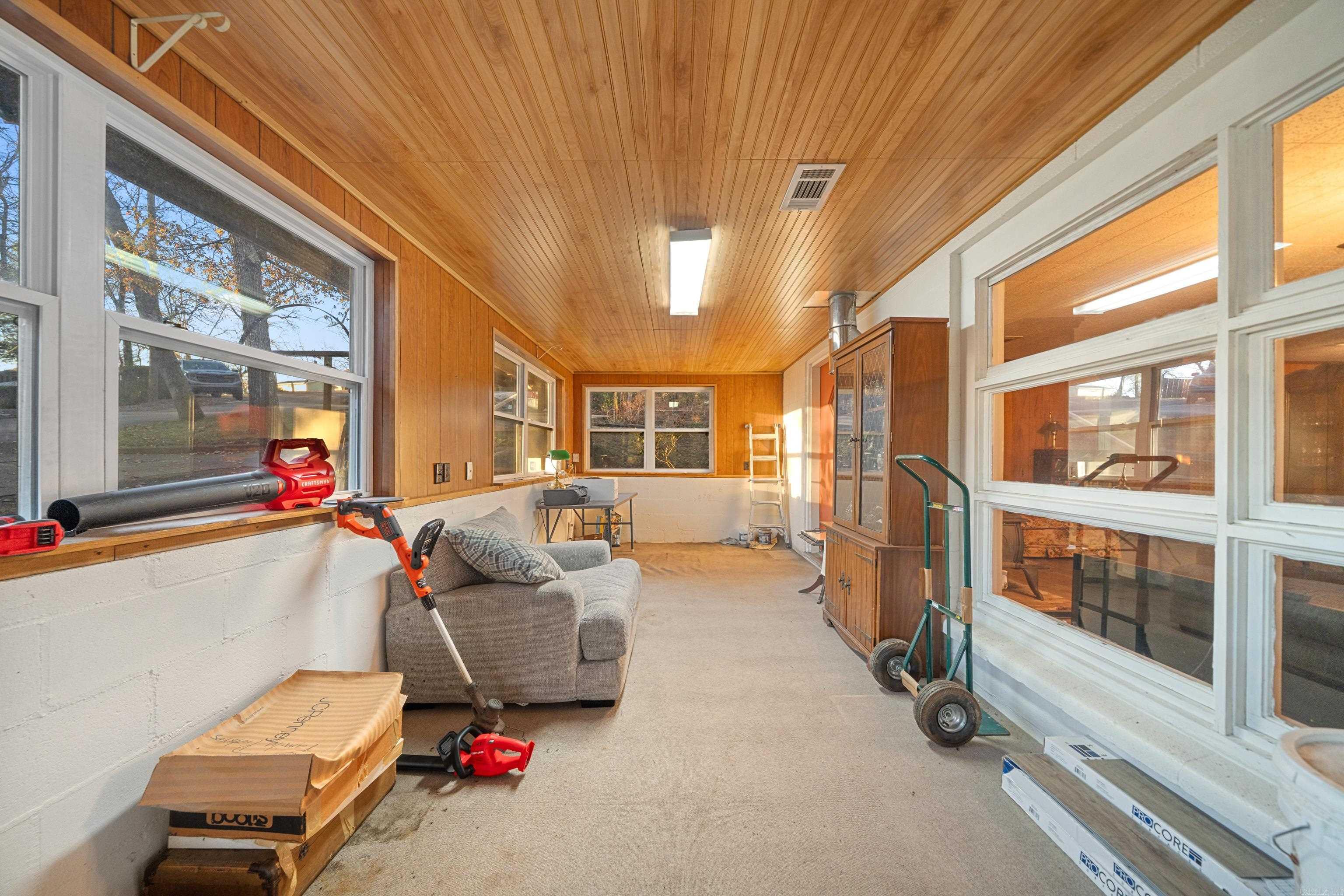 ARROWHEAD LAKE ESTATES 3 - Residential