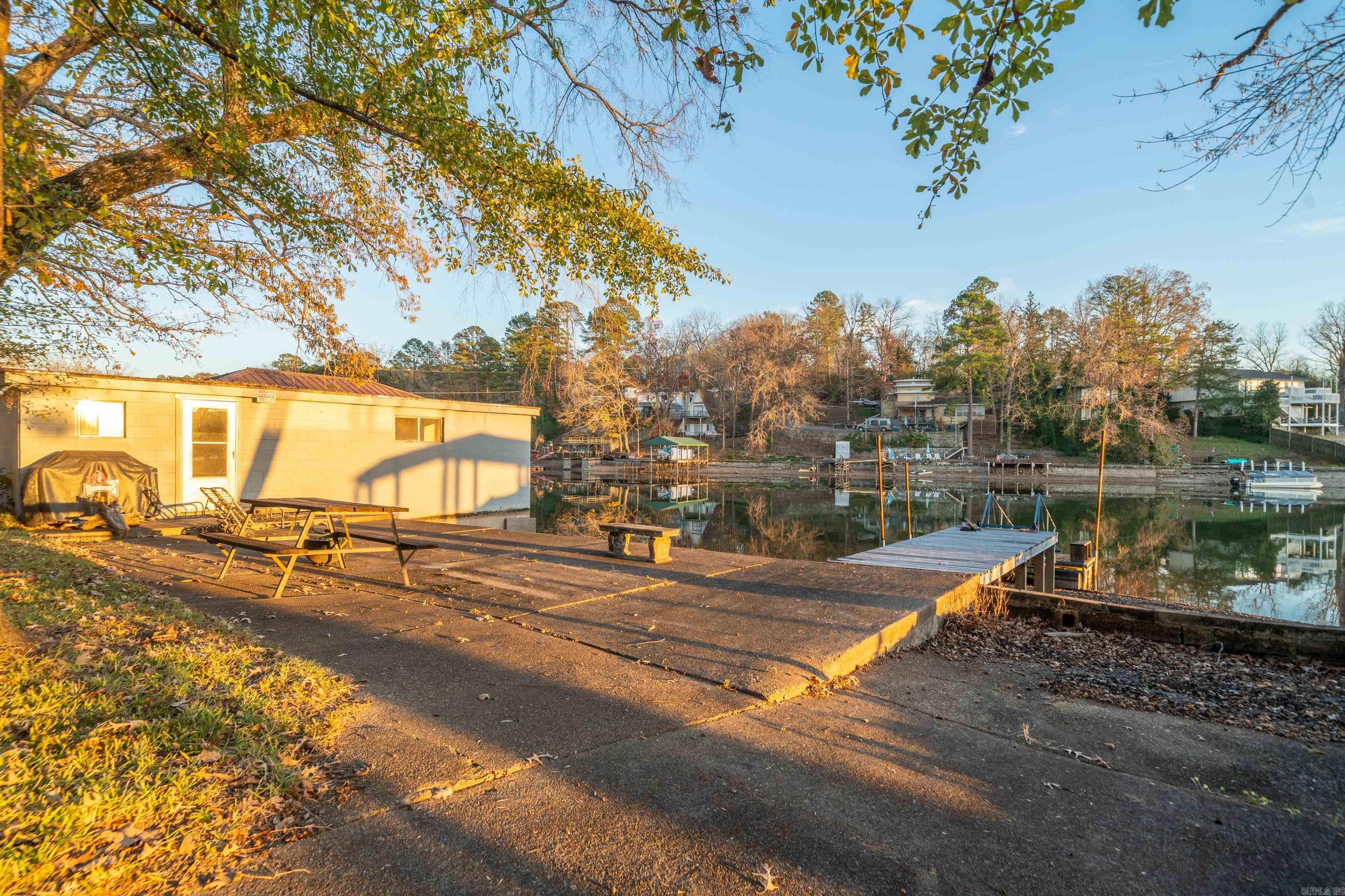 ARROWHEAD LAKE ESTATES 3 - Residential