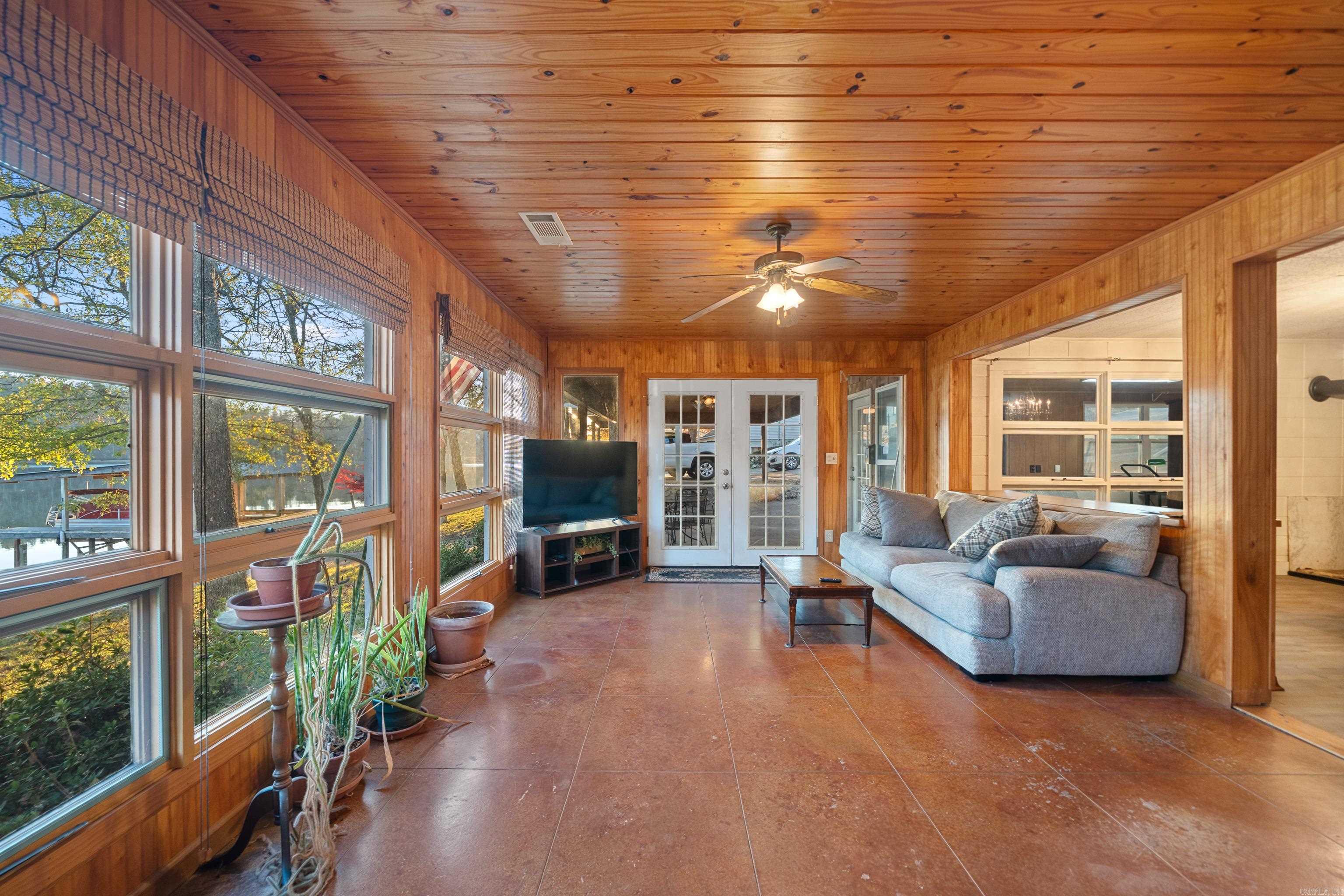 ARROWHEAD LAKE ESTATES 3 - Residential