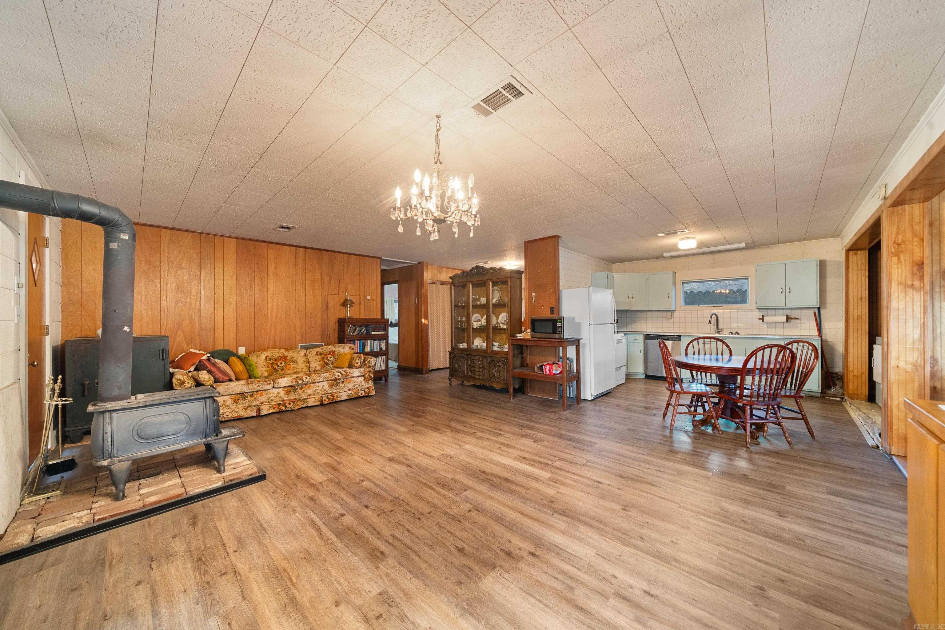 ARROWHEAD LAKE ESTATES 3 - Residential