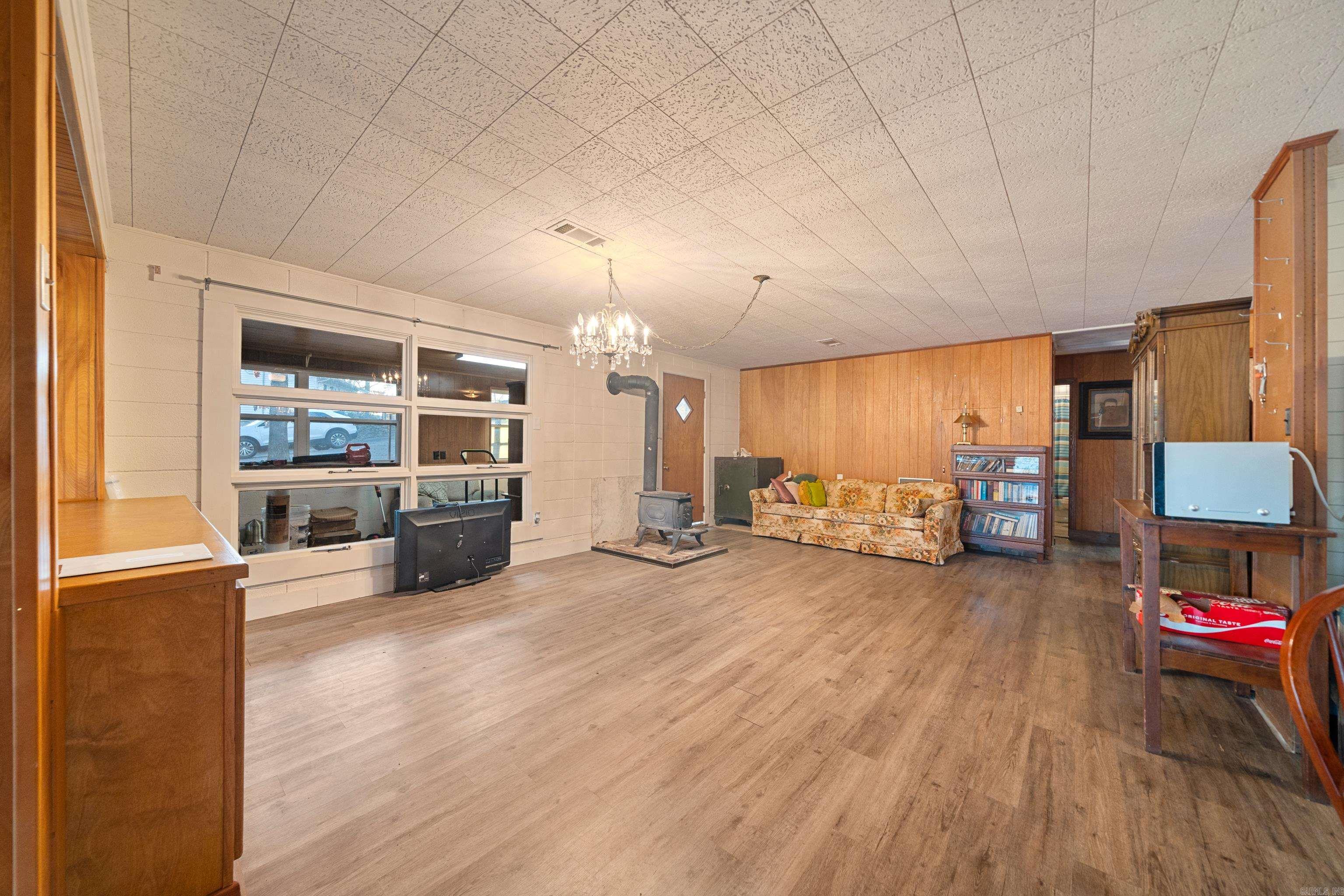 ARROWHEAD LAKE ESTATES 3 - Residential