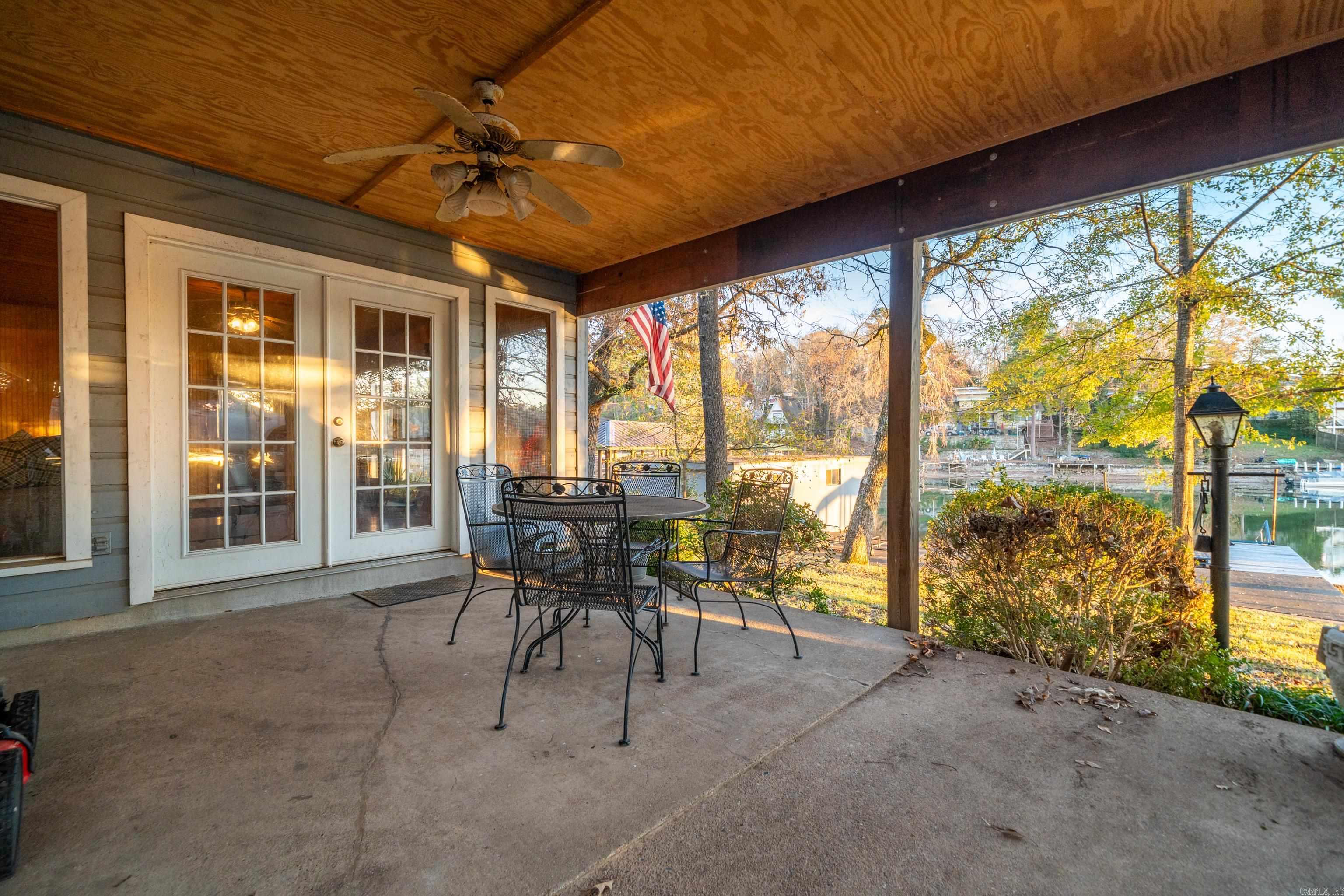 ARROWHEAD LAKE ESTATES 3 - Residential