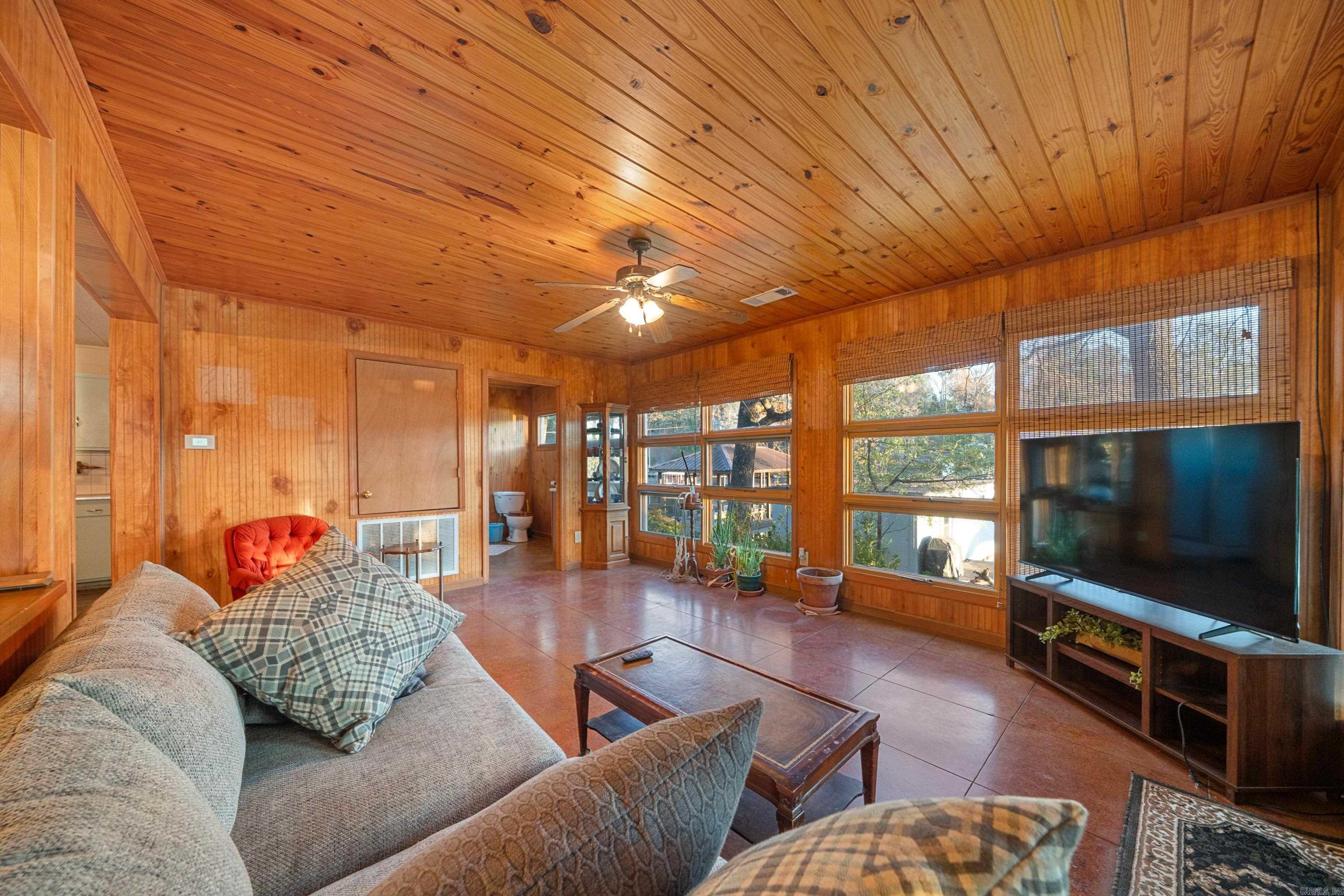 ARROWHEAD LAKE ESTATES 3 - Residential