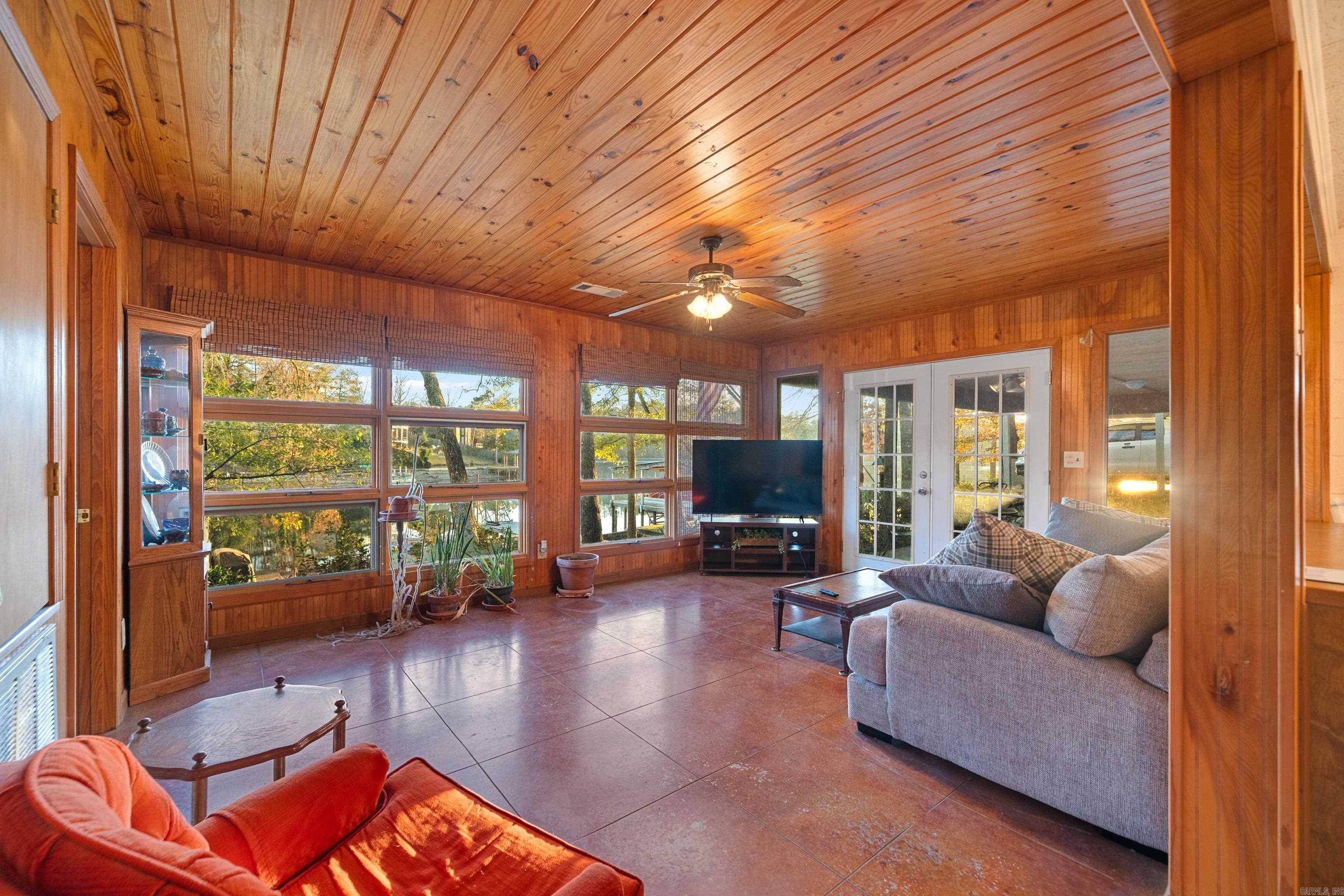 ARROWHEAD LAKE ESTATES 3 - Residential