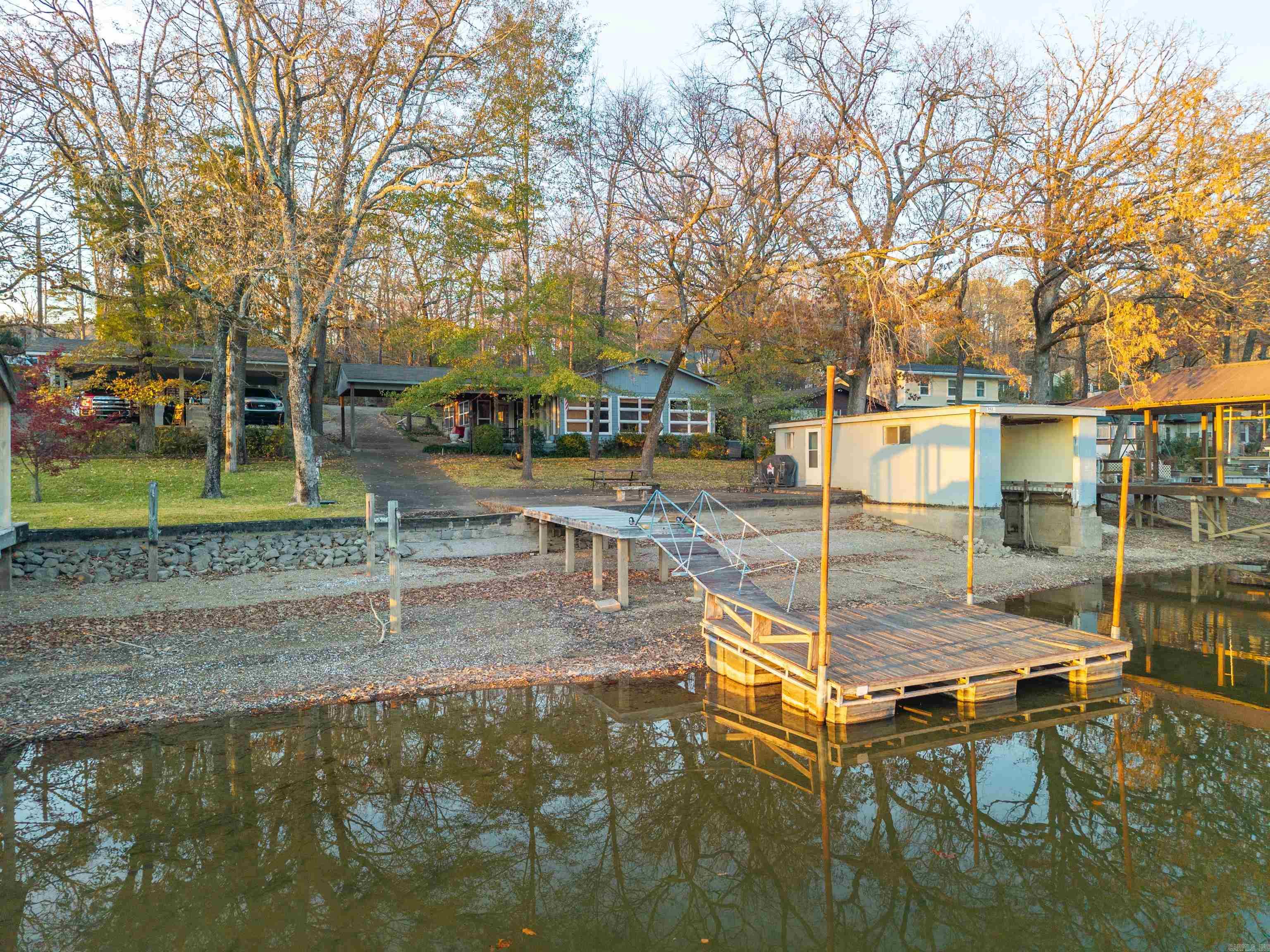 ARROWHEAD LAKE ESTATES 3 - Residential