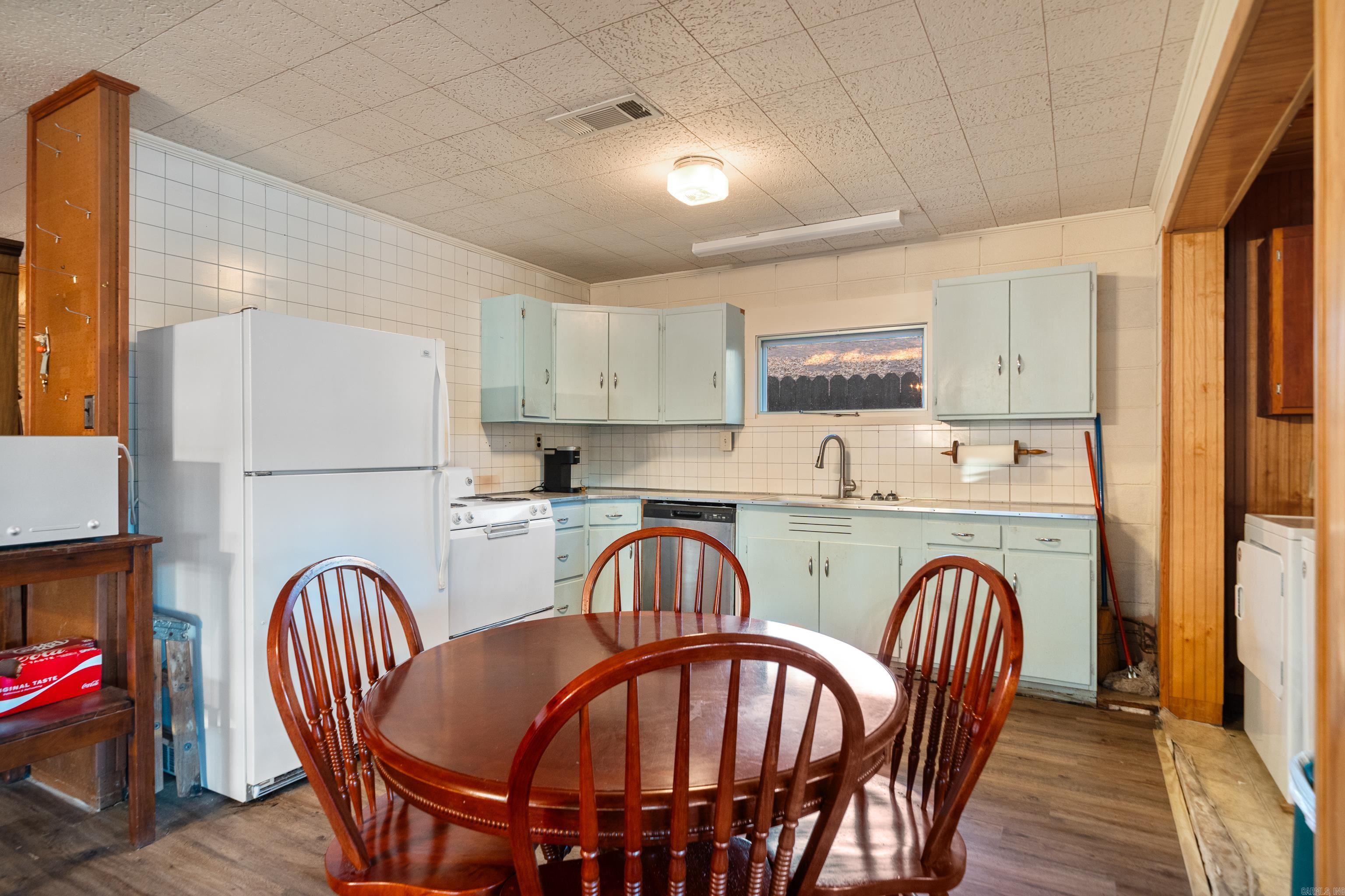 ARROWHEAD LAKE ESTATES 3 - Residential