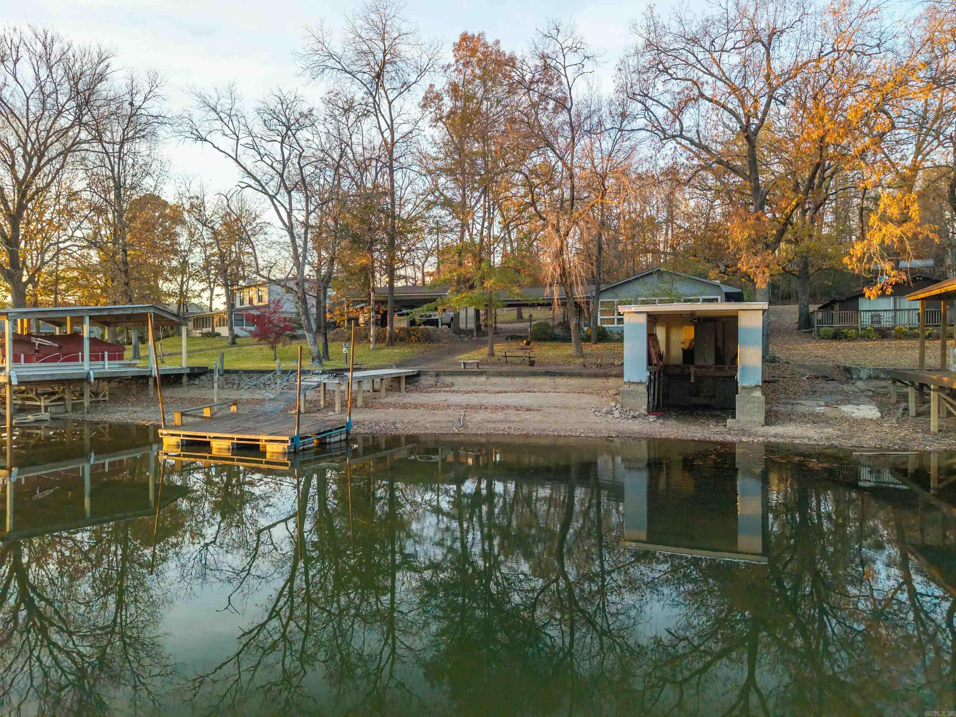 ARROWHEAD LAKE ESTATES 3 - Residential