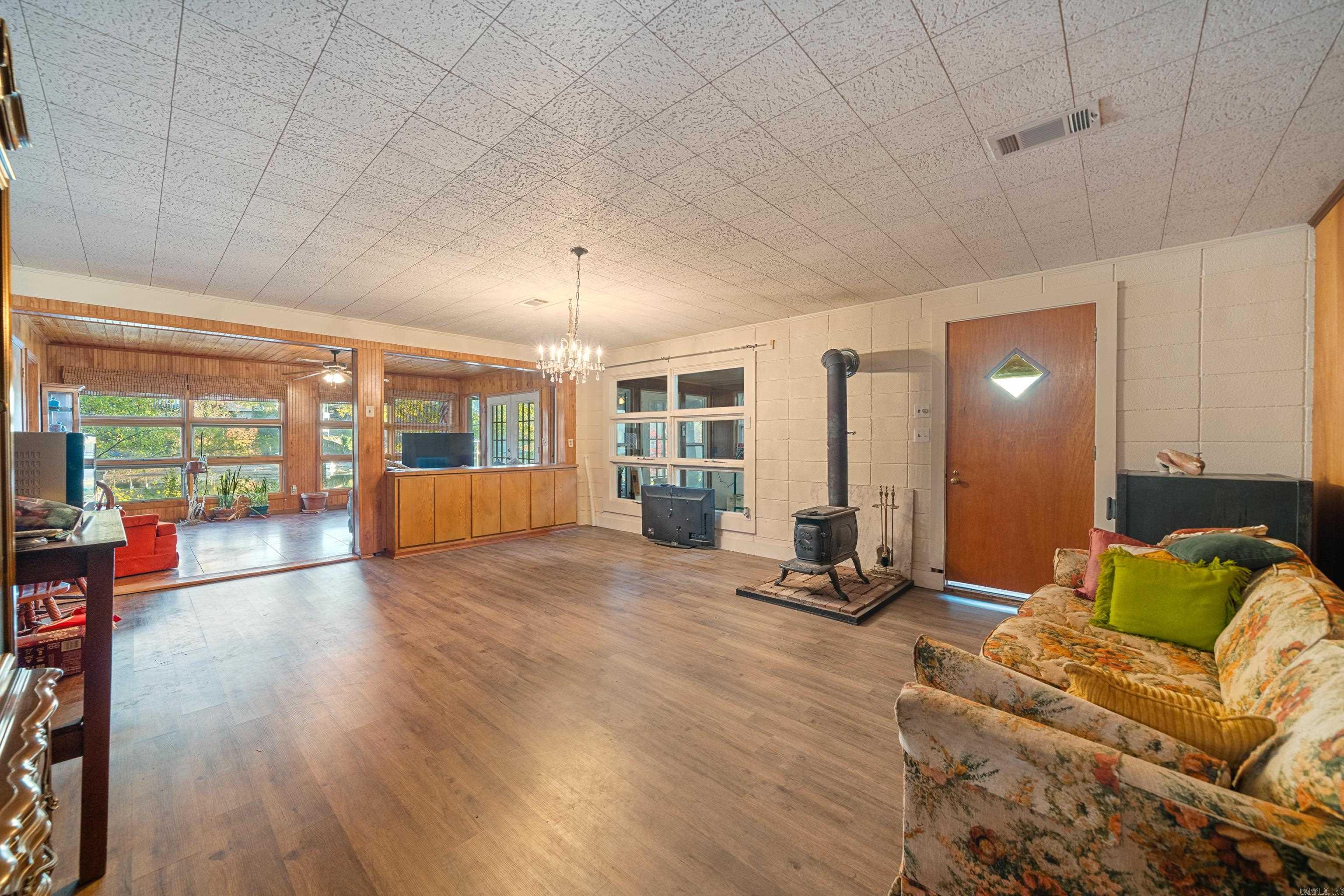 ARROWHEAD LAKE ESTATES 3 - Residential