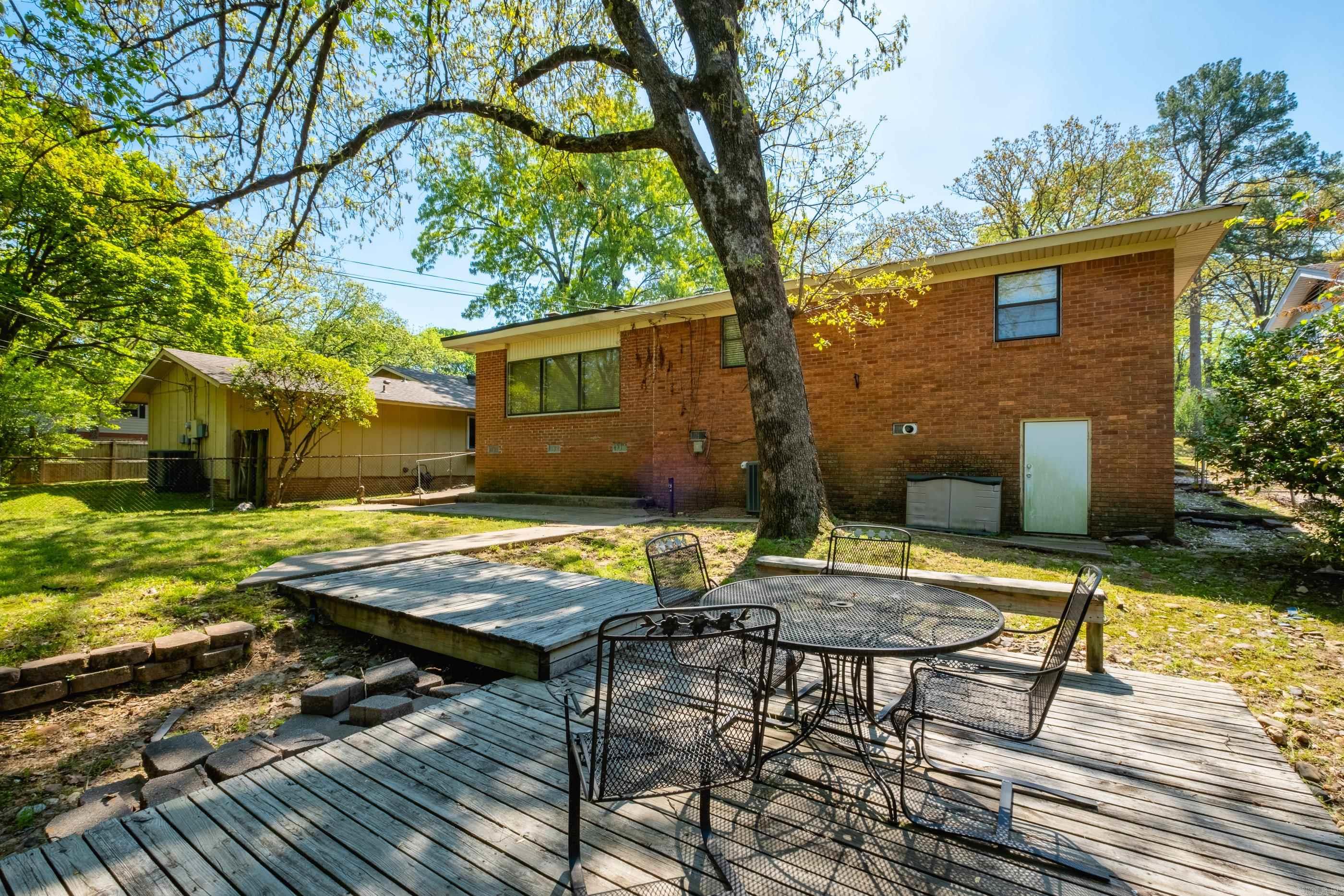 BRIARWOOD - Residential